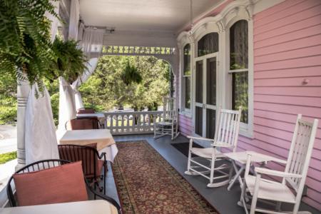 Cedar Crest Inn photo 5