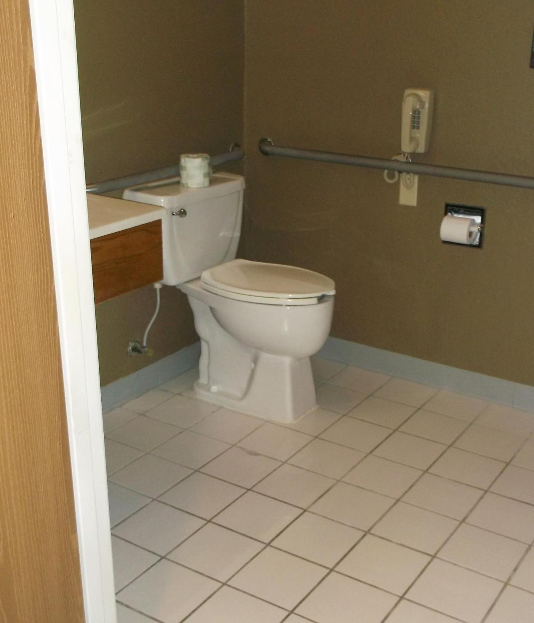 Super 8 by Wyndham Brookings photo 47