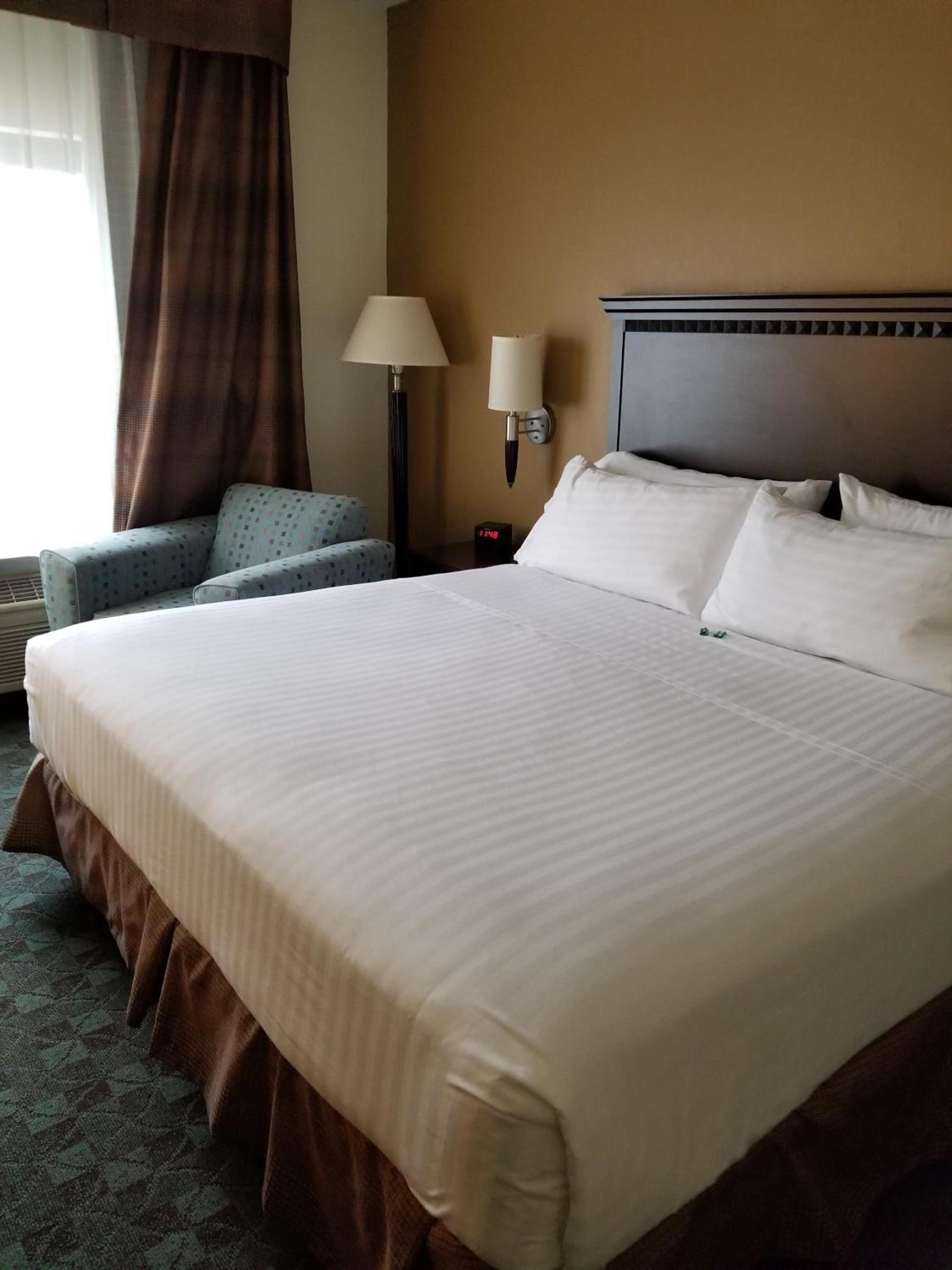 Holiday Inn Express Hotel & Suites Canton by IHG photo 2
