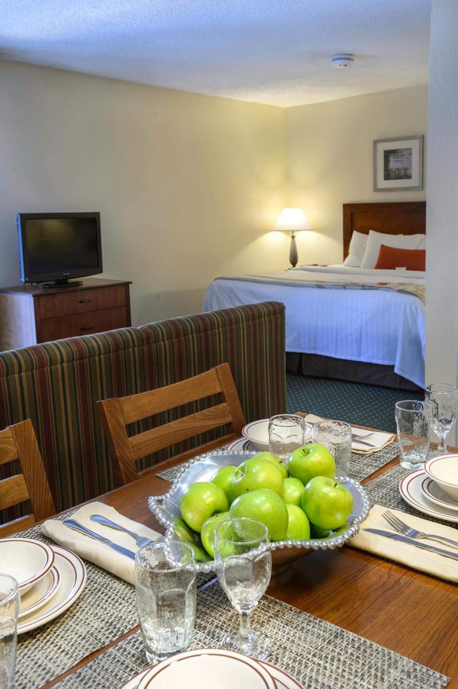 Residences at Daniel Webster photo 14