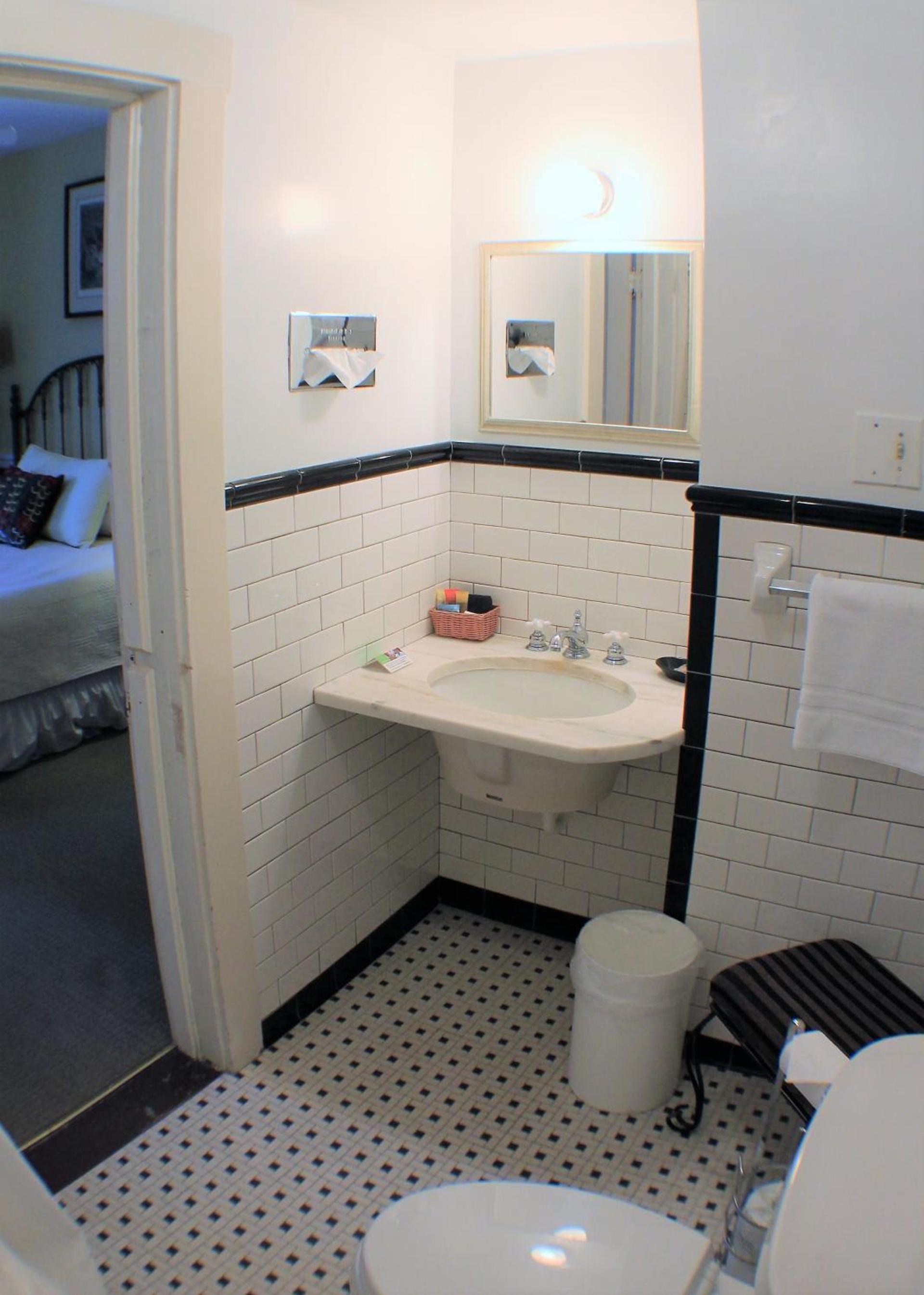 The Norwich Inn photo 34