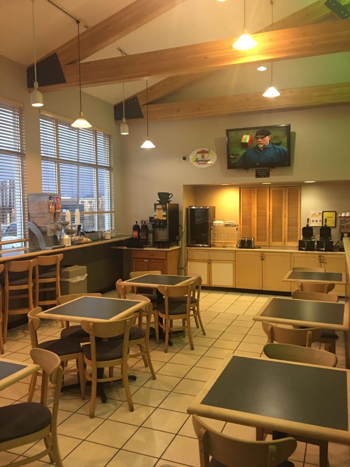 Super 8 by Wyndham Helena photo 19