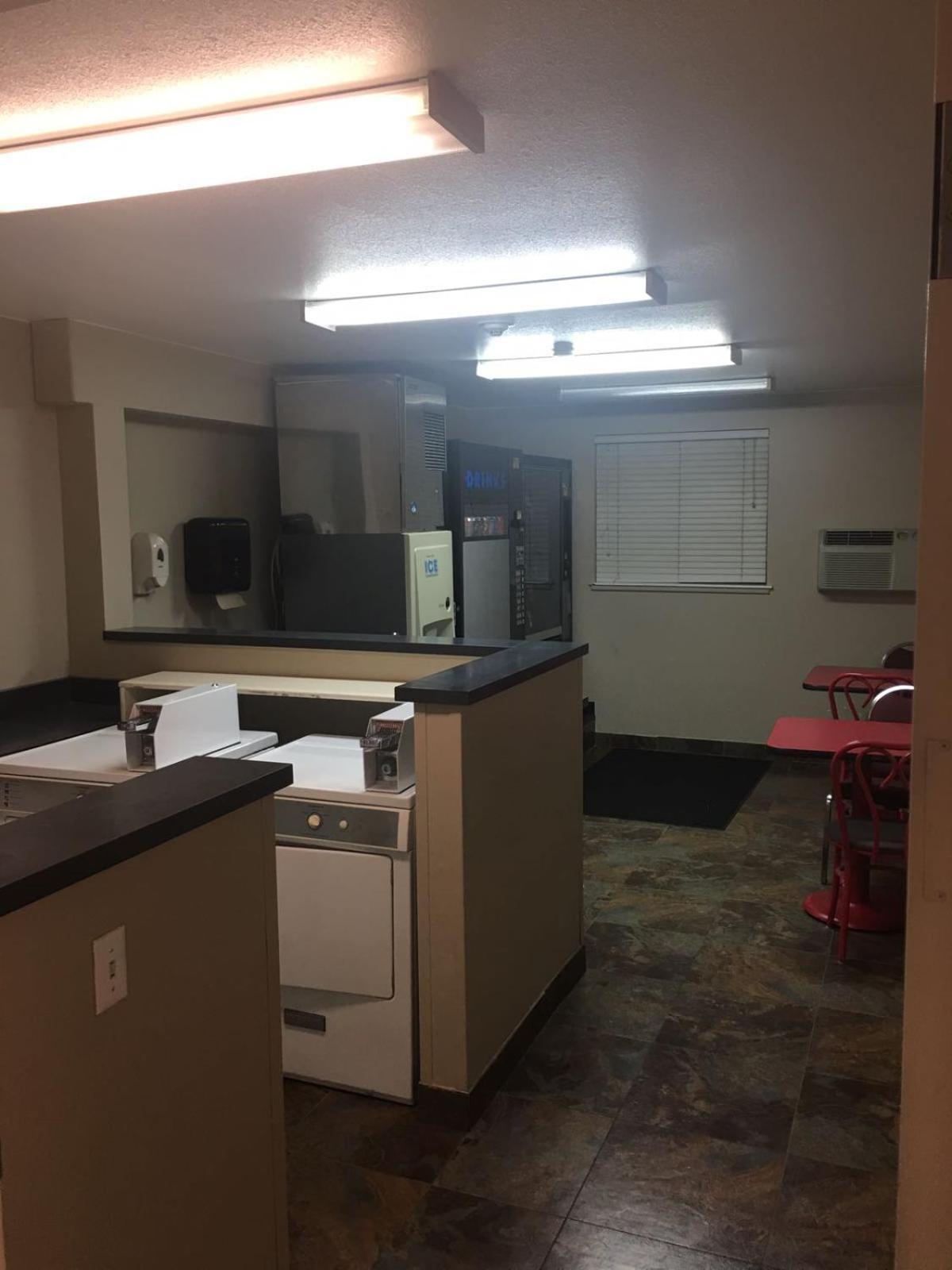 Super 8 by Wyndham Helena photo 17