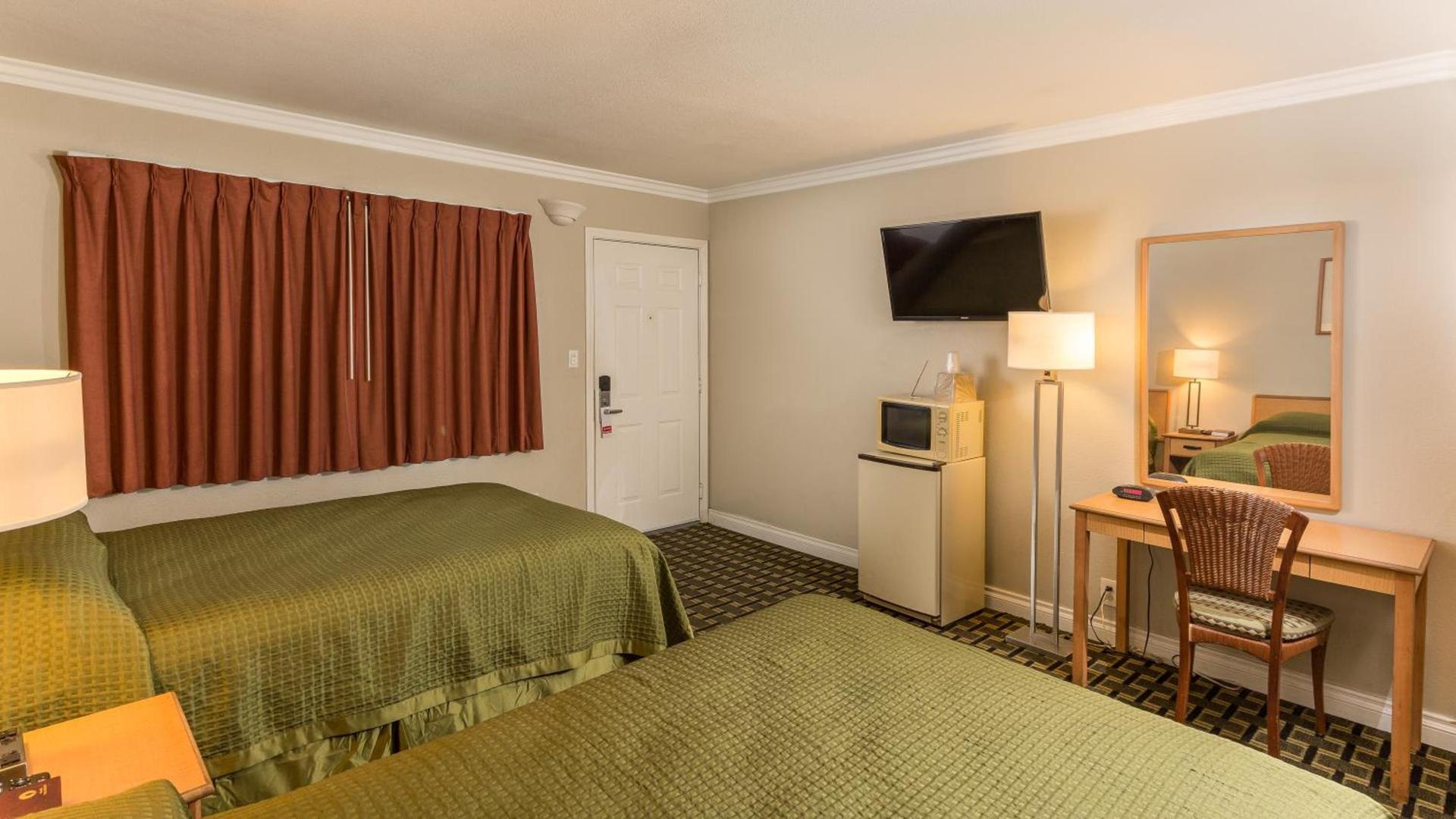 Harbor Motel photo 9