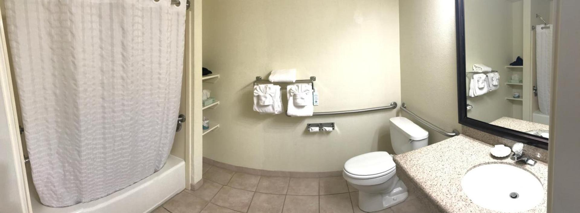 Best Western Plus Villa Del Lago Inn Patterson photo 27