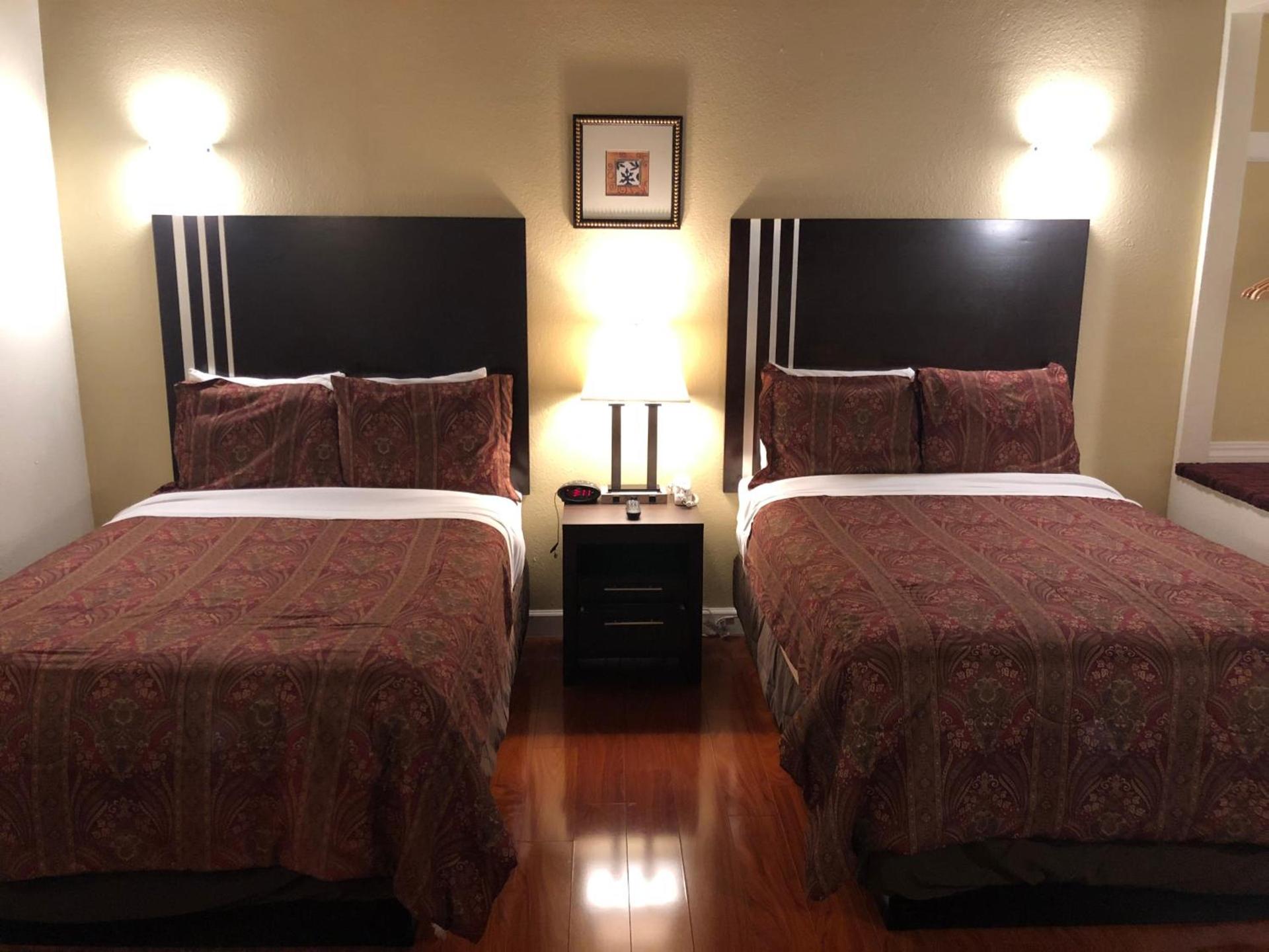 Lombard Plaza Motel photo 10