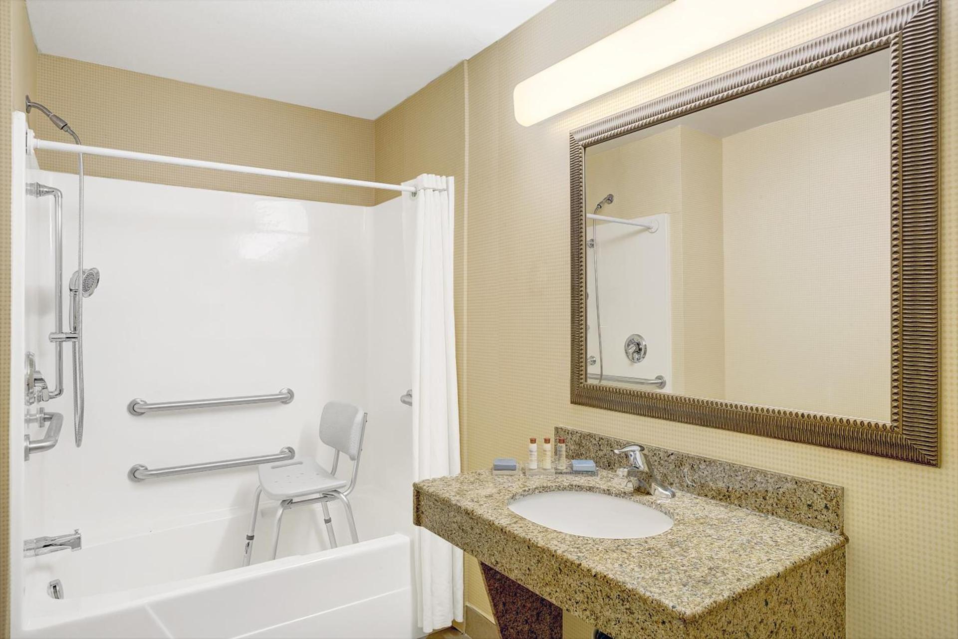 Wingate by Wyndham Atlanta Fairburn photo 16