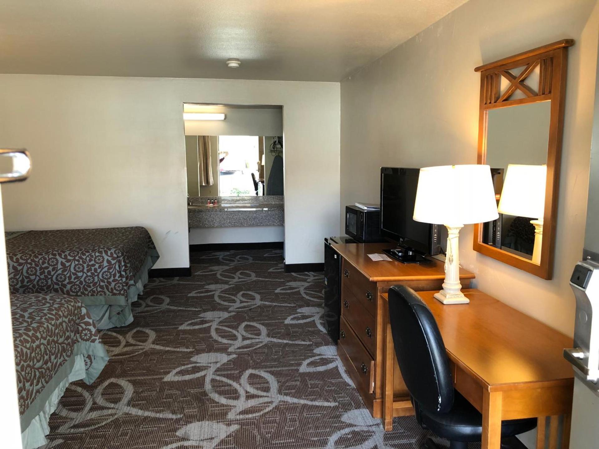 Royal Inn Provo photo 2