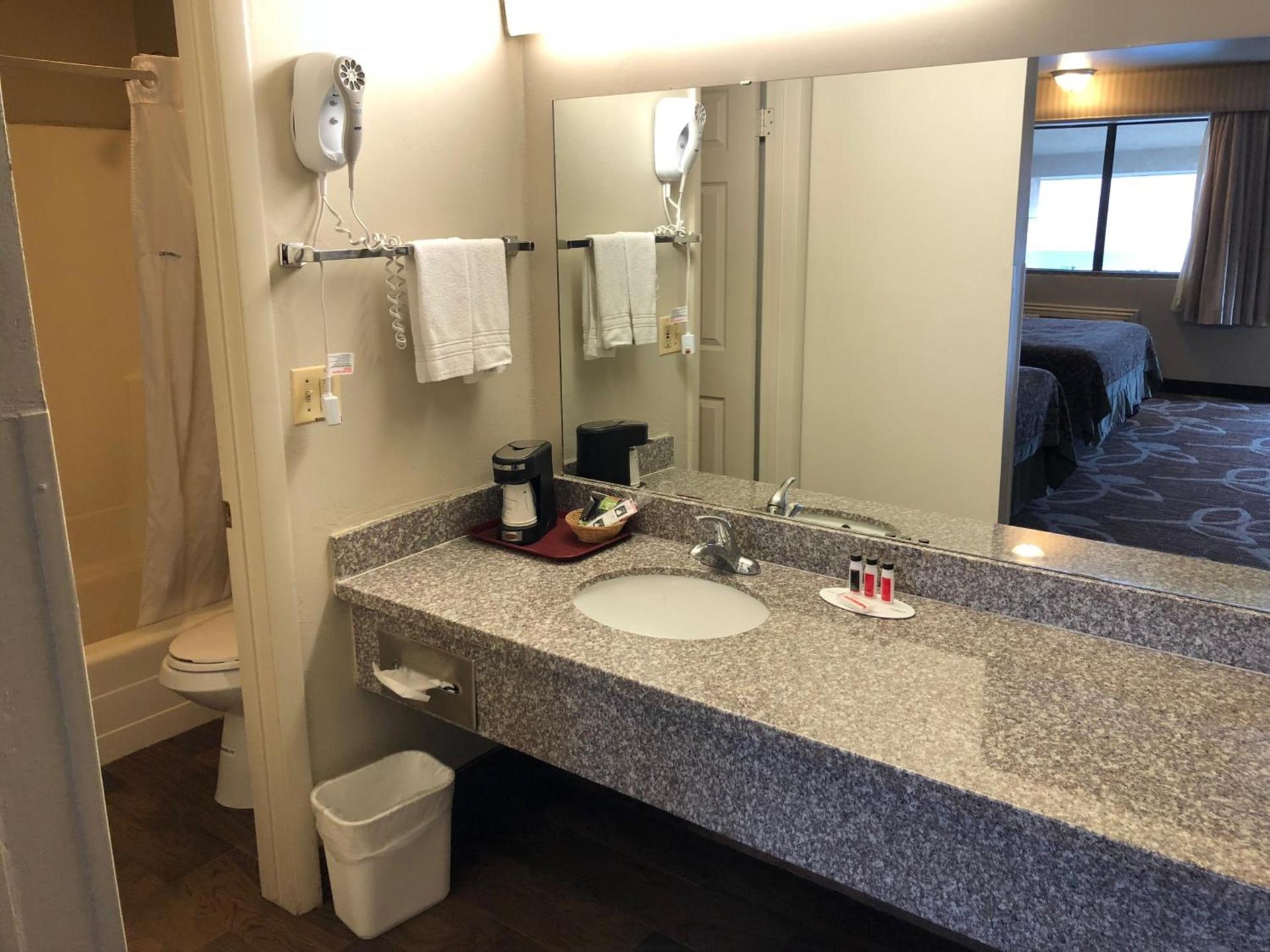 Royal Inn Provo photo 4