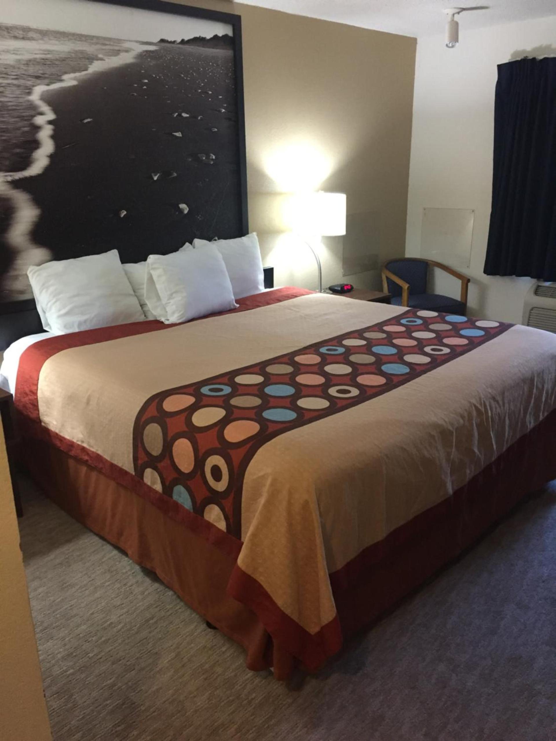 Super 8 by Wyndham College Station photo 45