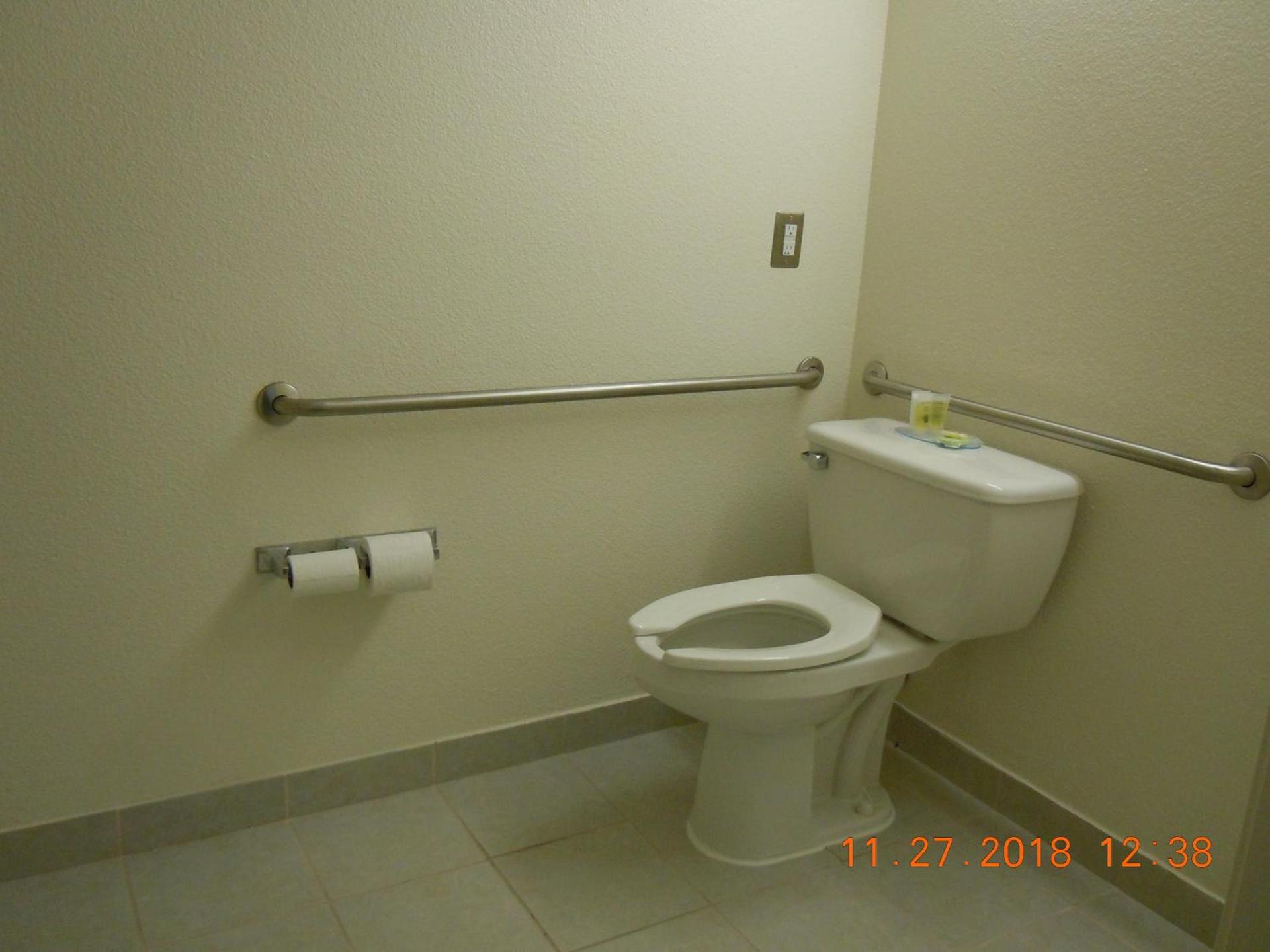 Airport Inn photo 38