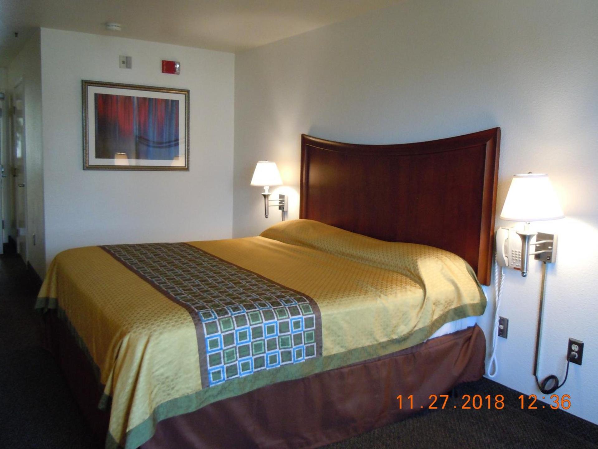 Airport Inn photo 34