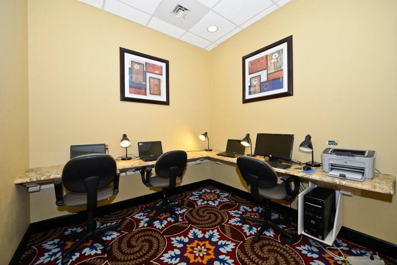 Causeway Bay Hotel photo 42