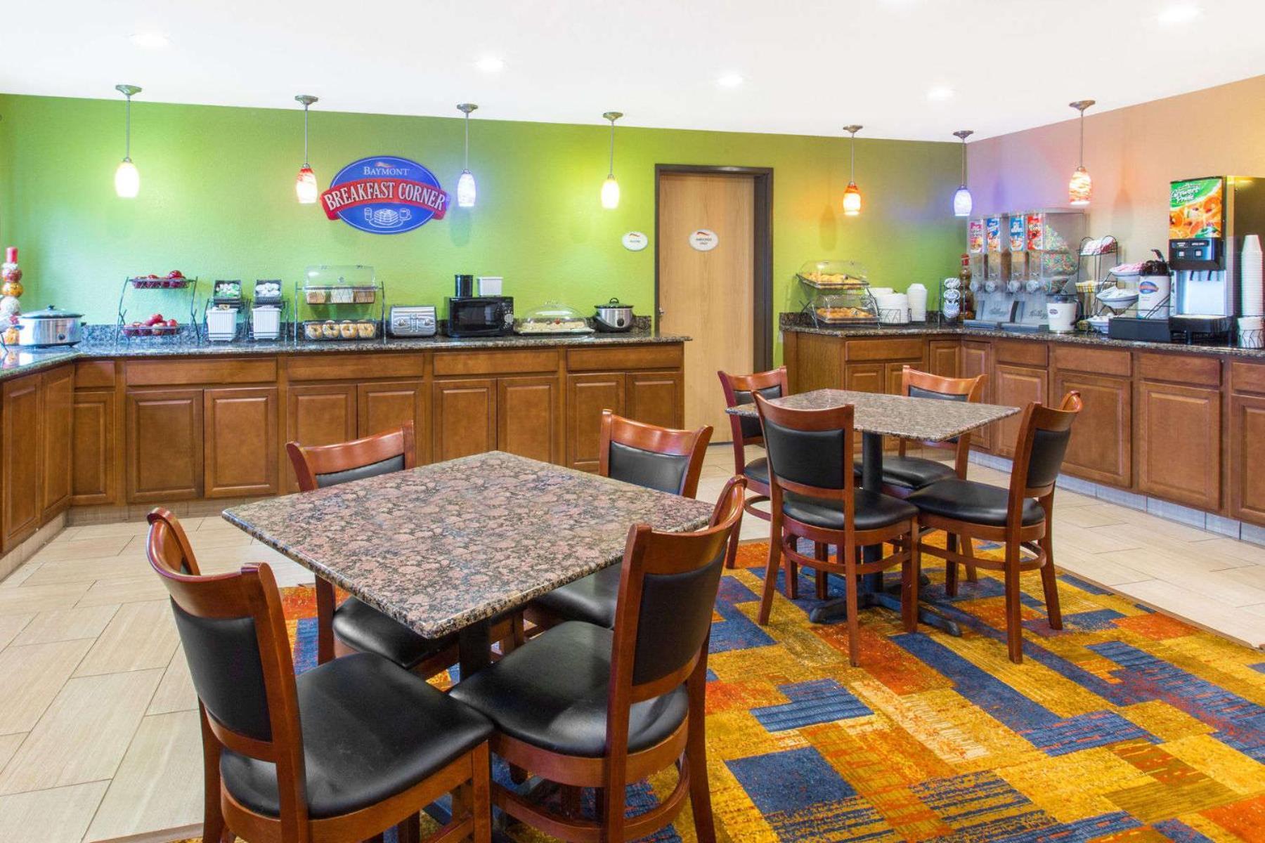 Baymont by Wyndham Waukesha photo 17