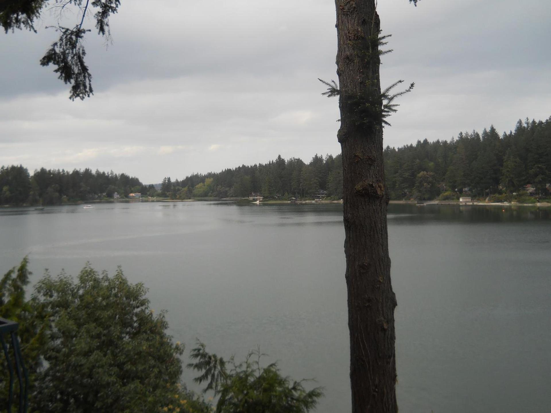 Oyster Bay Inn & Suites photo 16