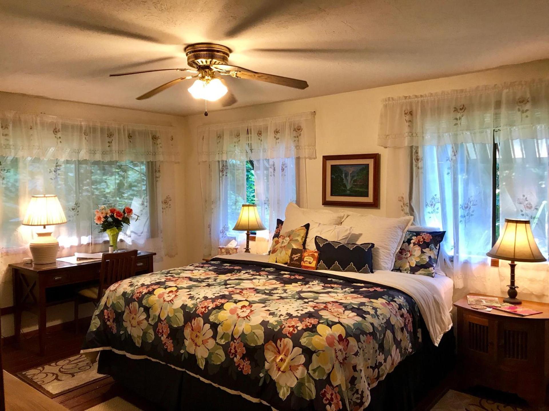Hale Maluhia Country Inn photo 41