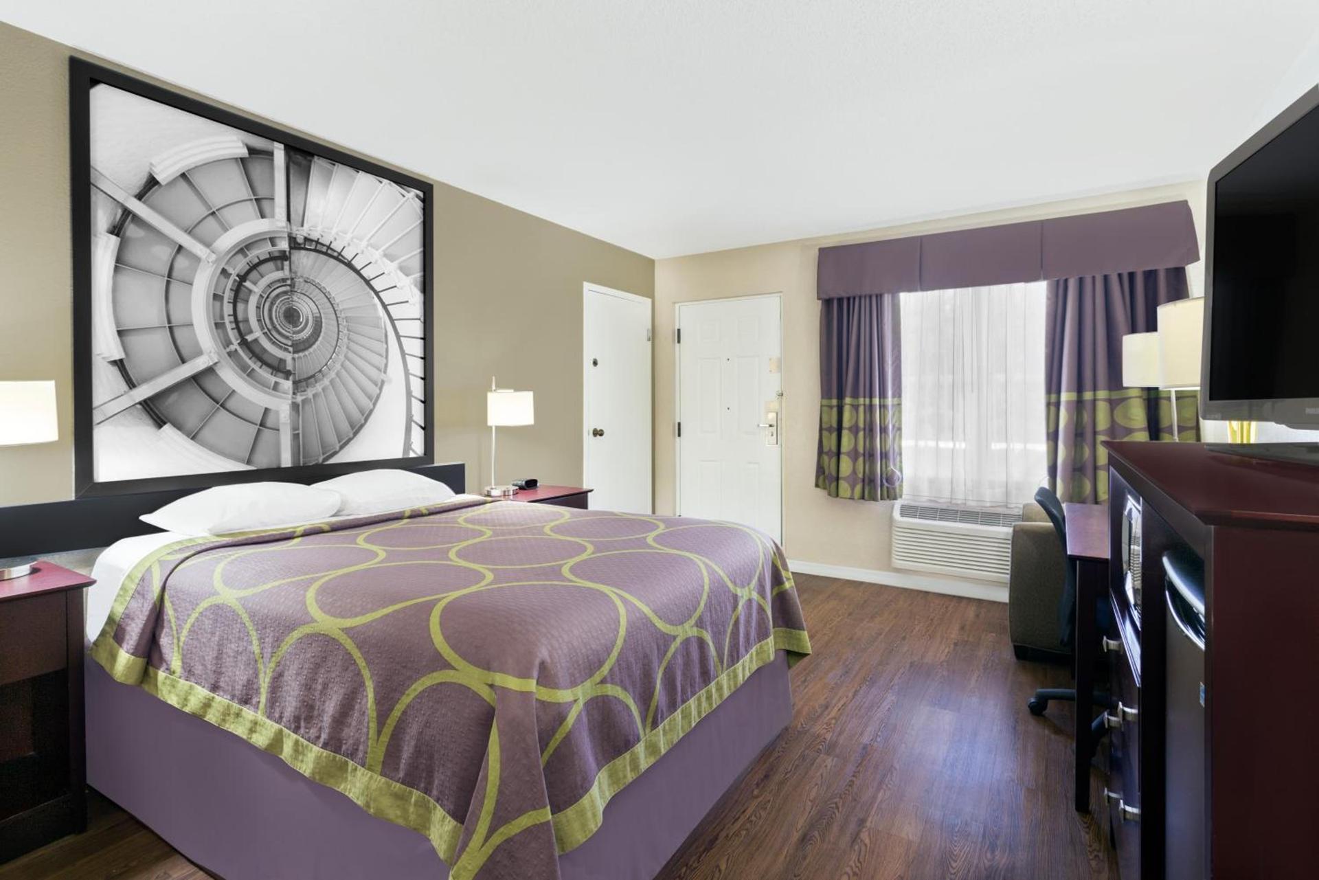 Super 8 by Wyndham Ellenton Bradenton Area photo 35