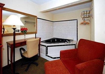 Super 8 by Wyndham Monticello NY photo 19