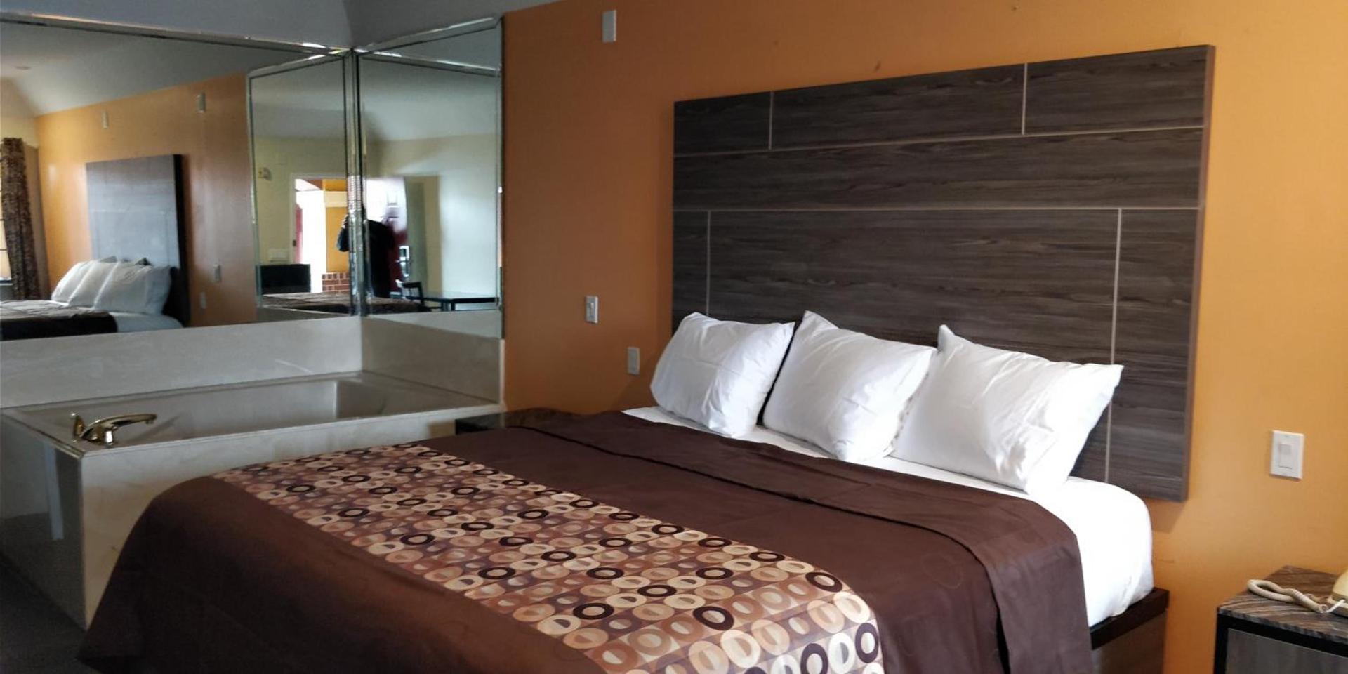 Regency Inn and Suites Galena Park photo 11