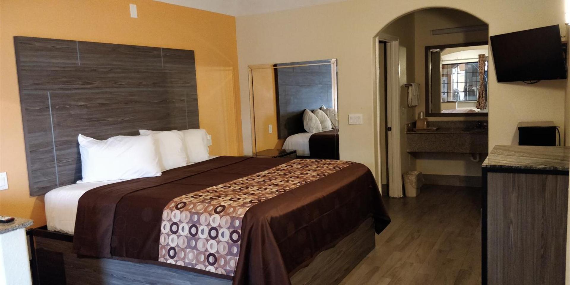 Regency Inn and Suites Galena Park photo 10
