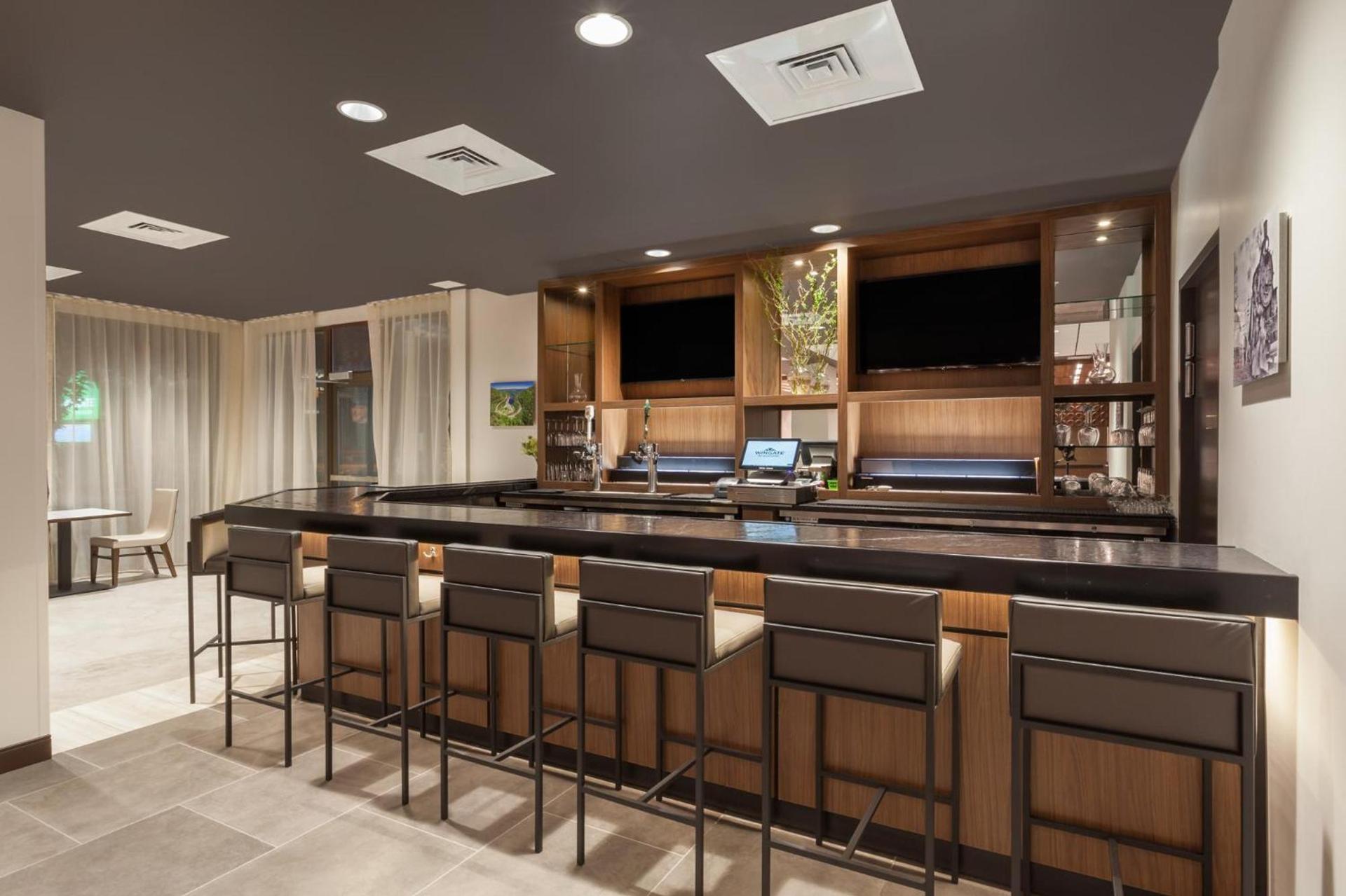 Wingate by Wyndham Altoona Downtown/Medical Center photo 16