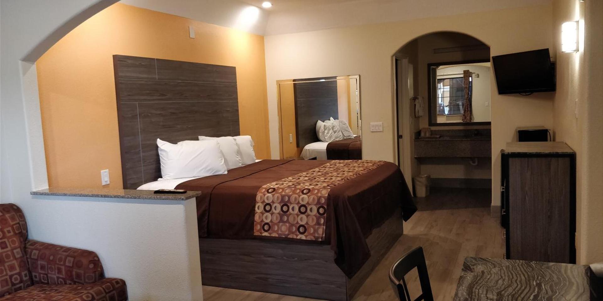Regency Inn and Suites Galena Park photo 9