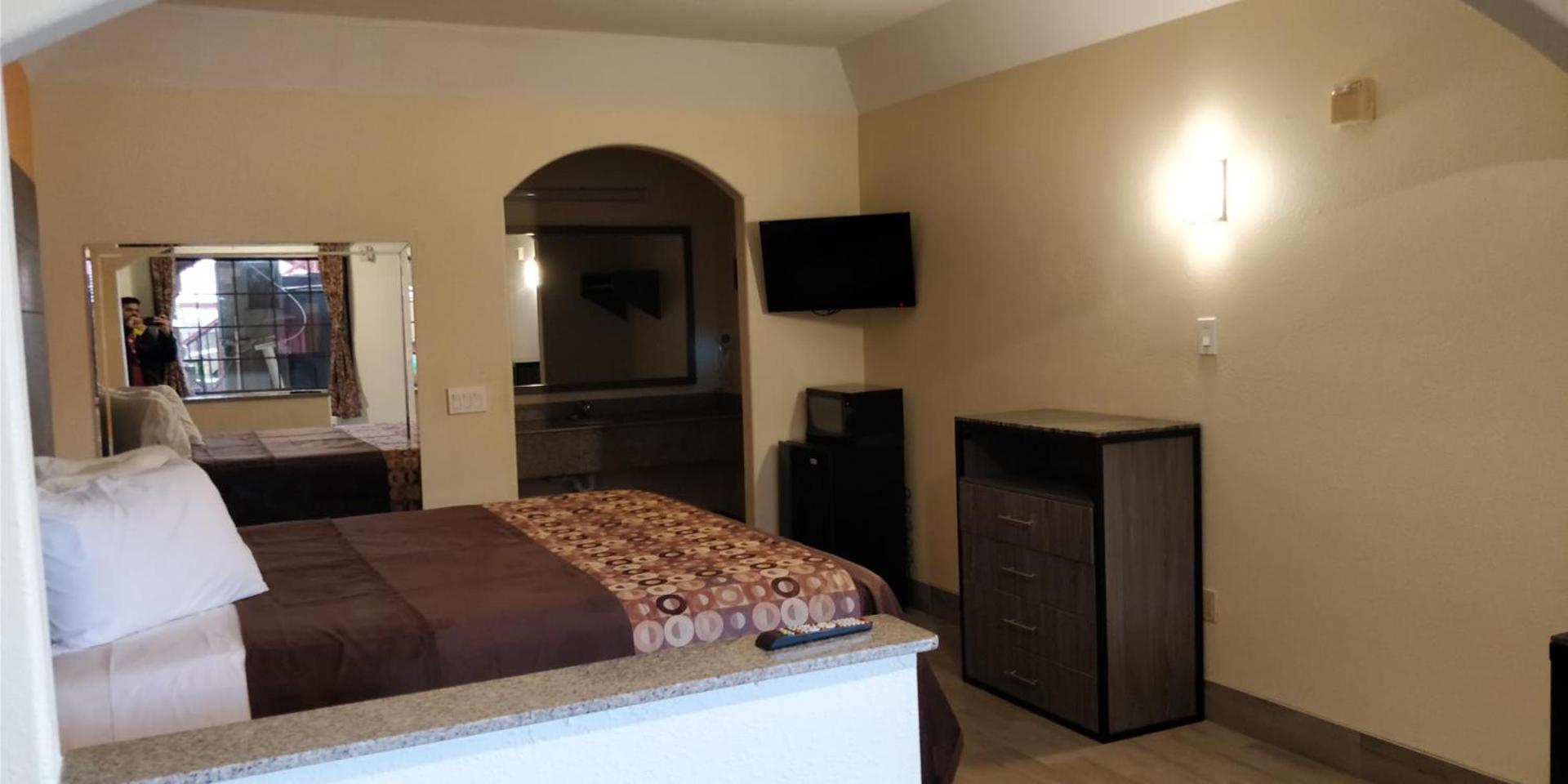 Regency Inn and Suites Galena Park photo 7