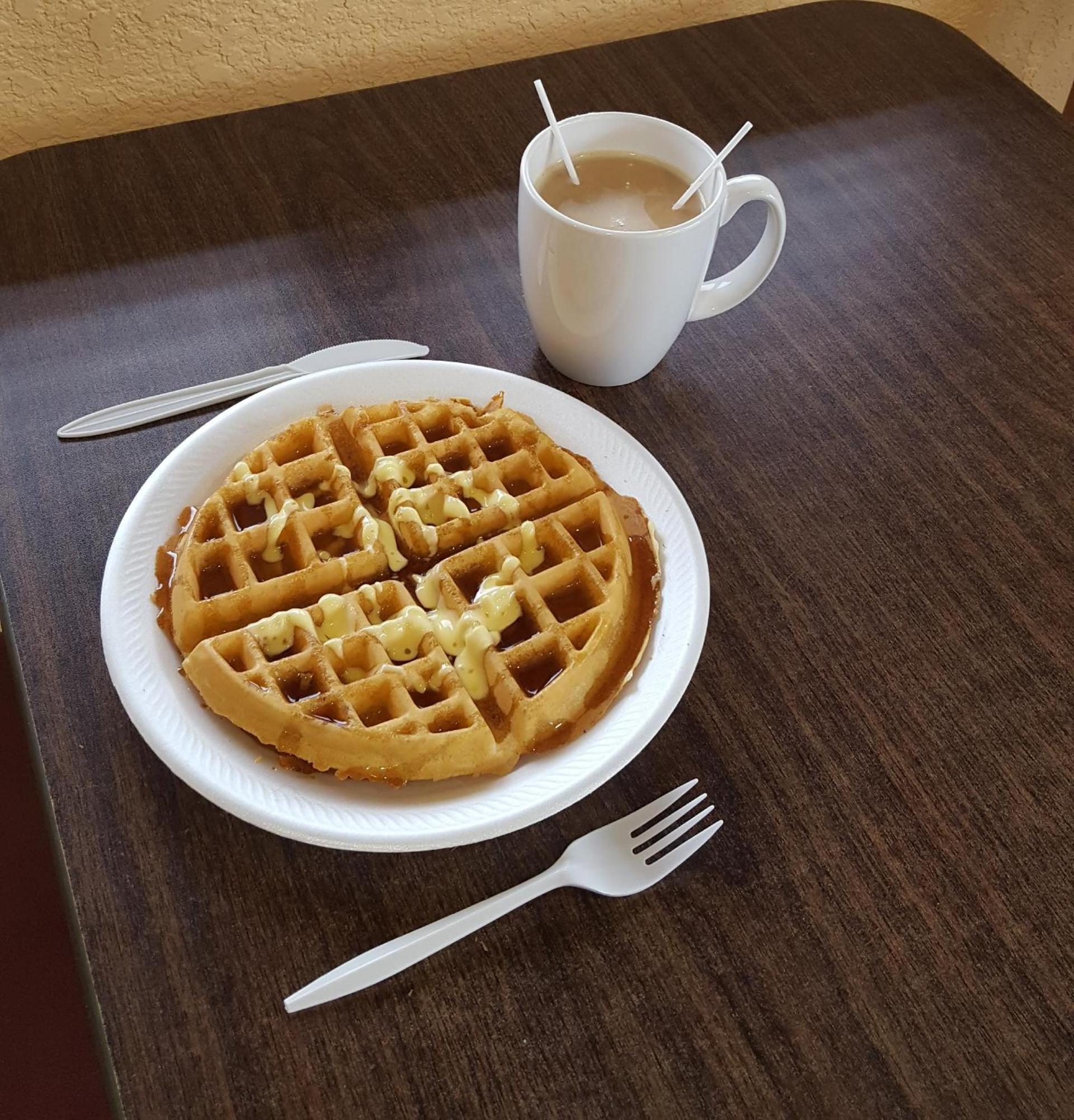 Best Economy Inn & Suites photo 23