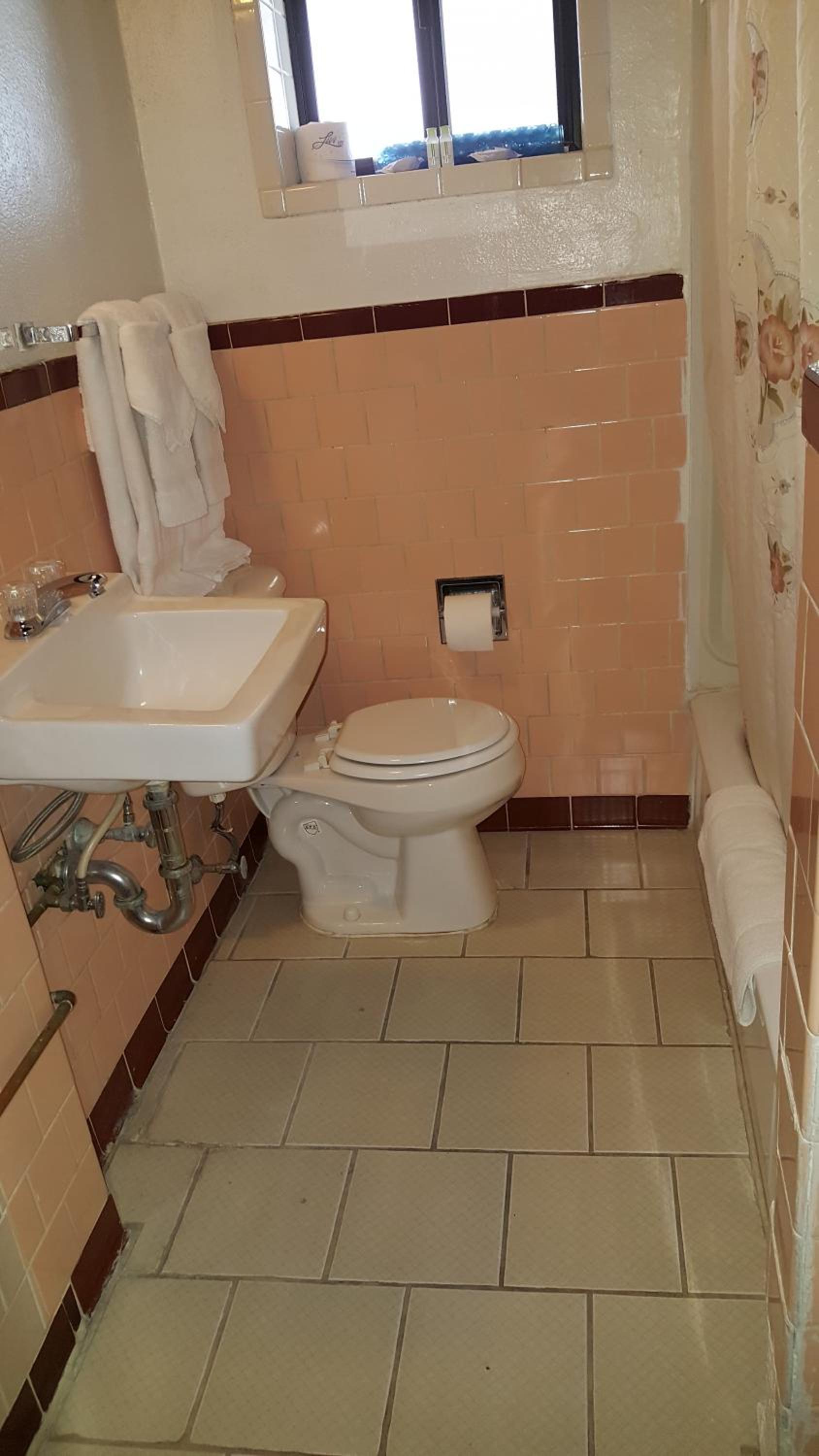 Cottonwood Court Motel photo 26