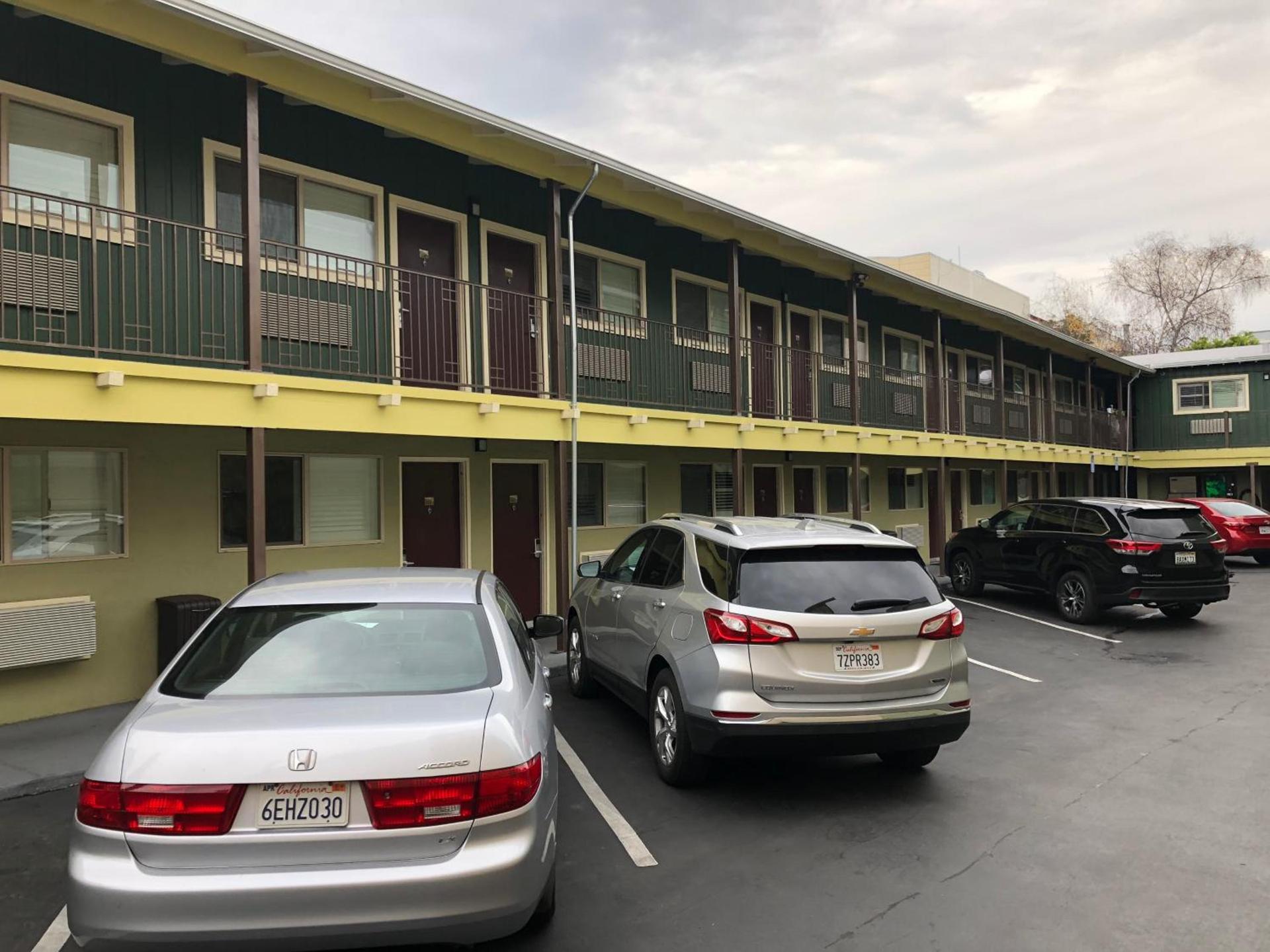 Lombard Plaza Motel photo 25