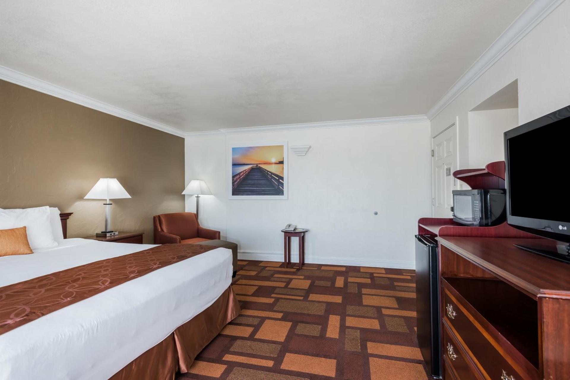 Days Inn & Suites by Wyndham Lodi photo 35