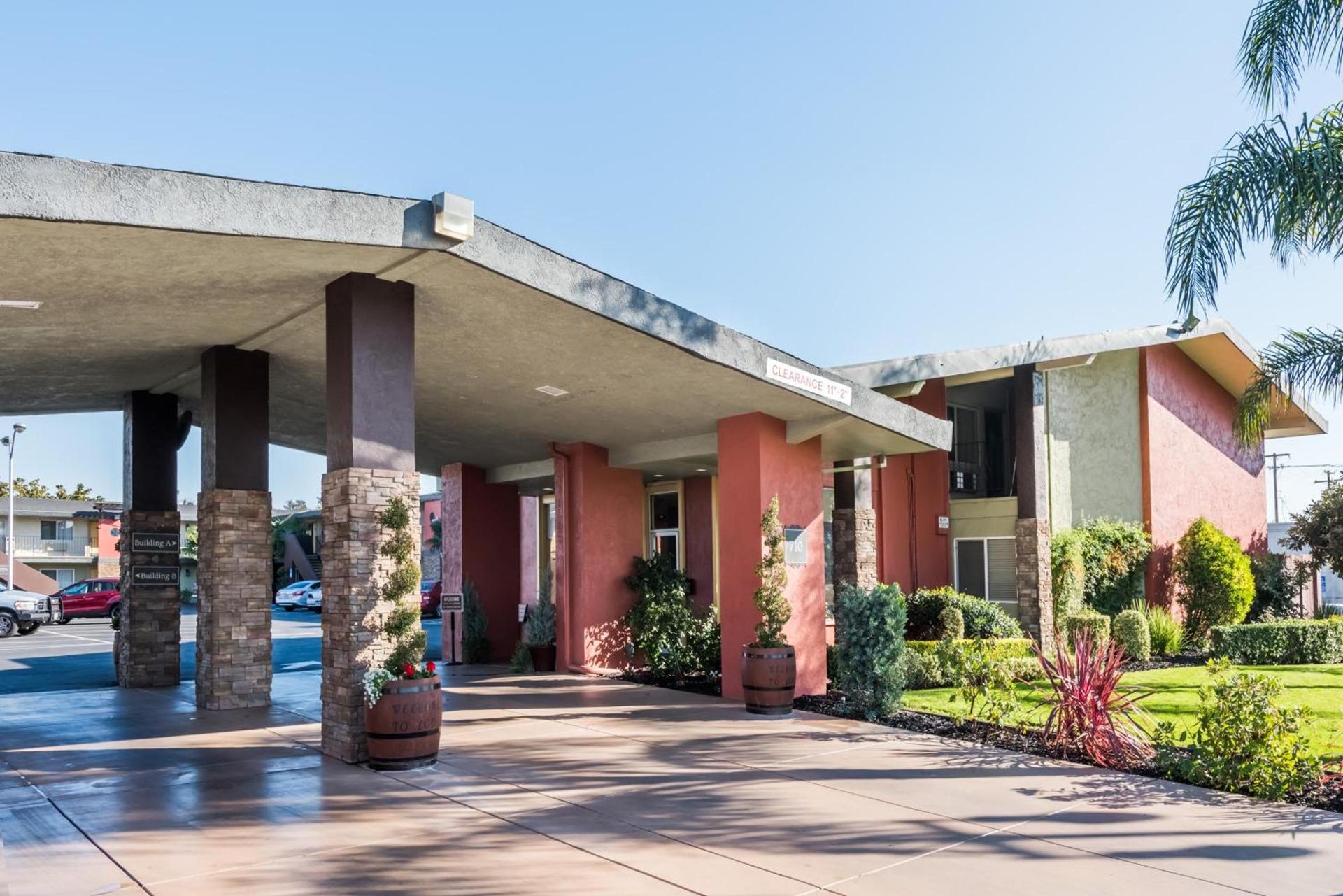 Days Inn & Suites by Wyndham Lodi photo 31
