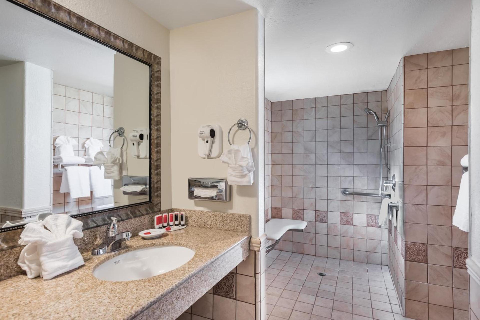Days Inn & Suites by Wyndham Lodi photo 33