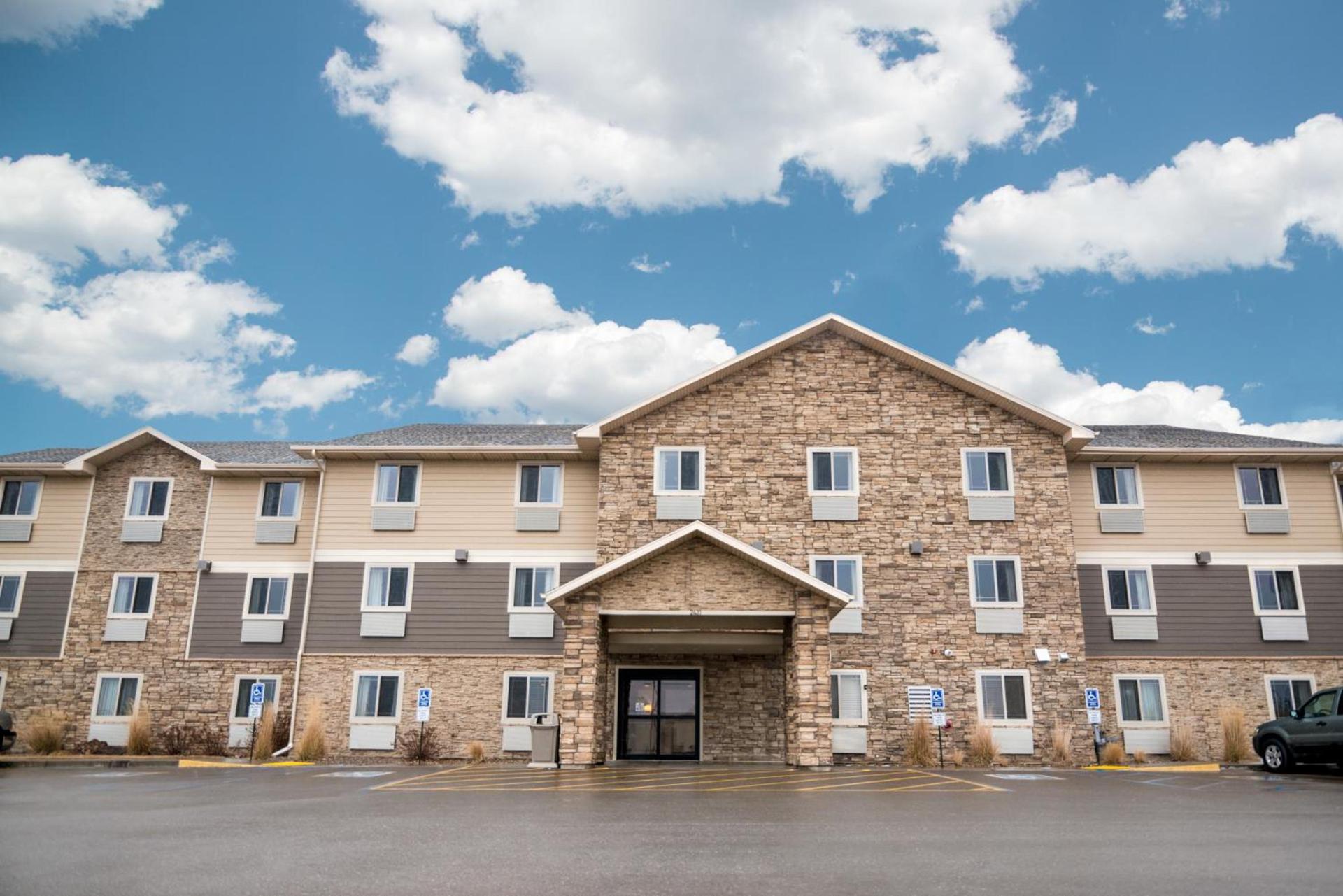 My Place Hotel-Dickinson, ND photo 3