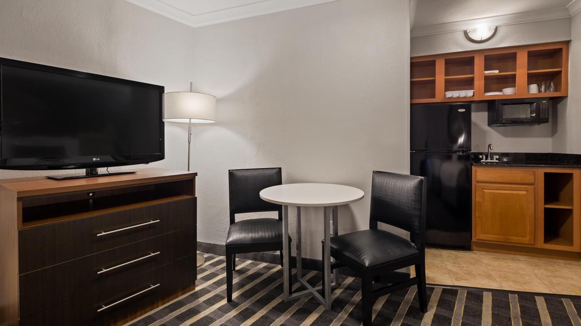 Best Western Plus Milwaukee West photo 63