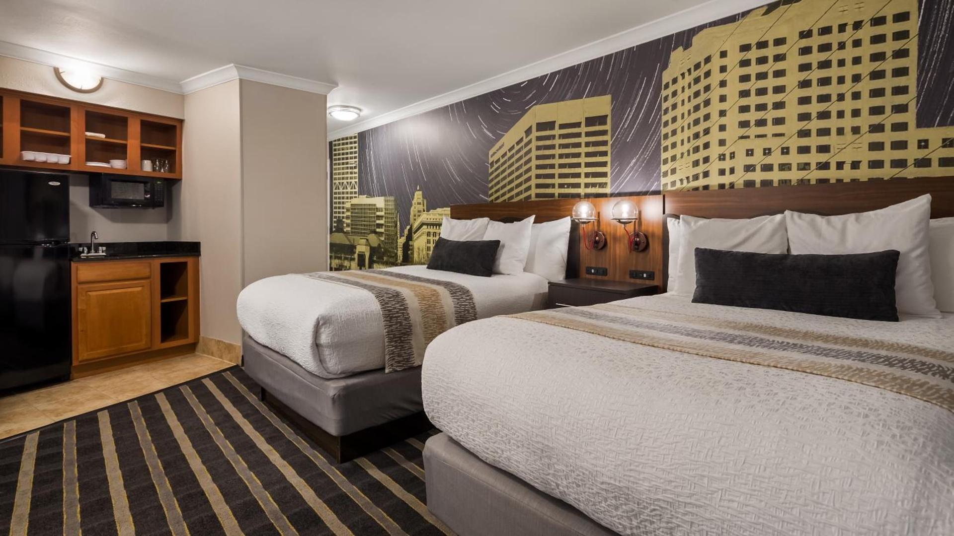 Best Western Plus Milwaukee West photo 64