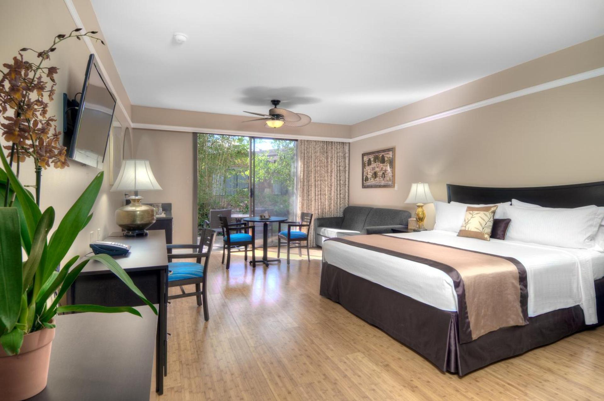 Dinah's Garden Hotel photo 36