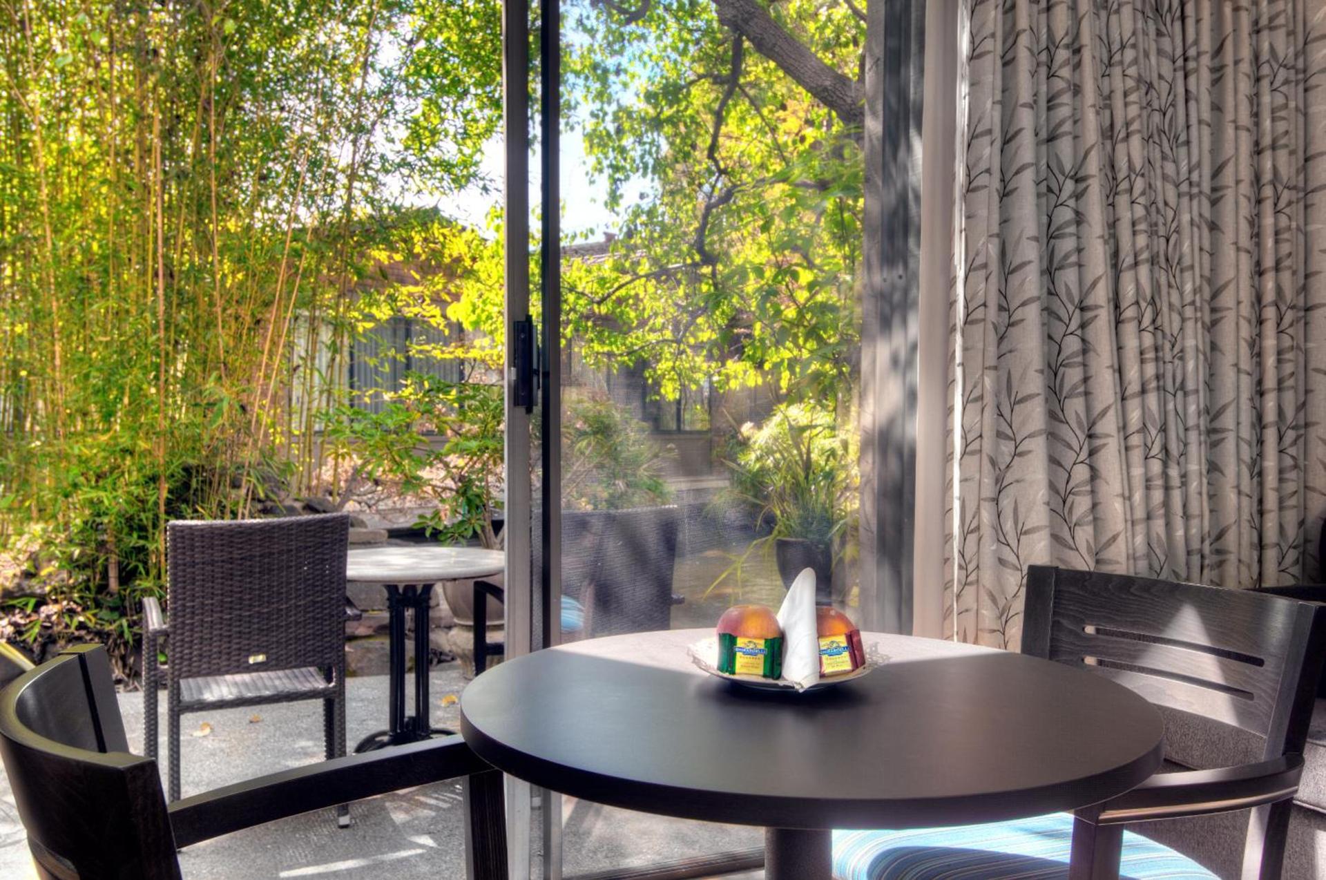 Dinah's Garden Hotel photo 35