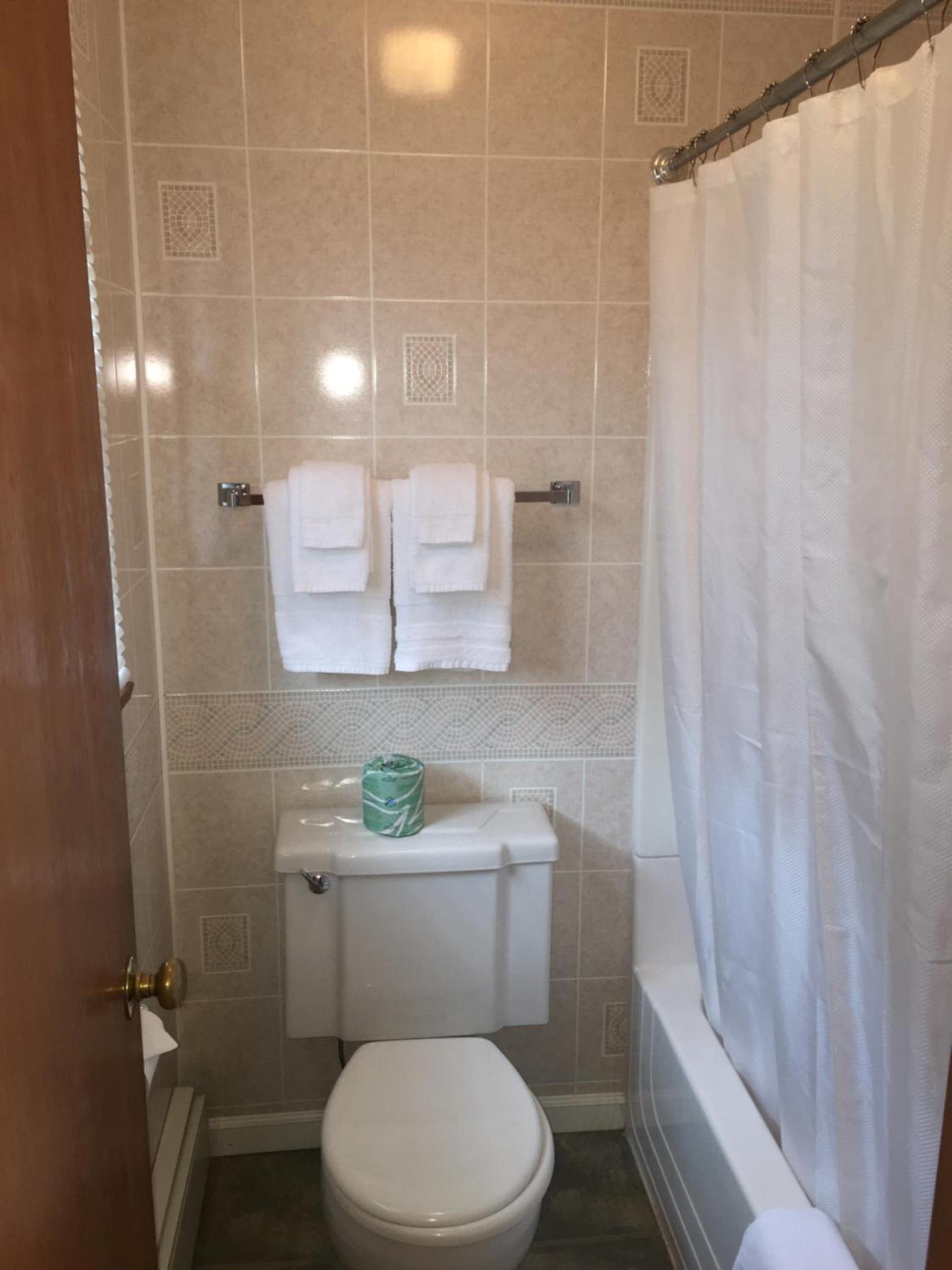 Stonybrook Motel & Lodge photo 53