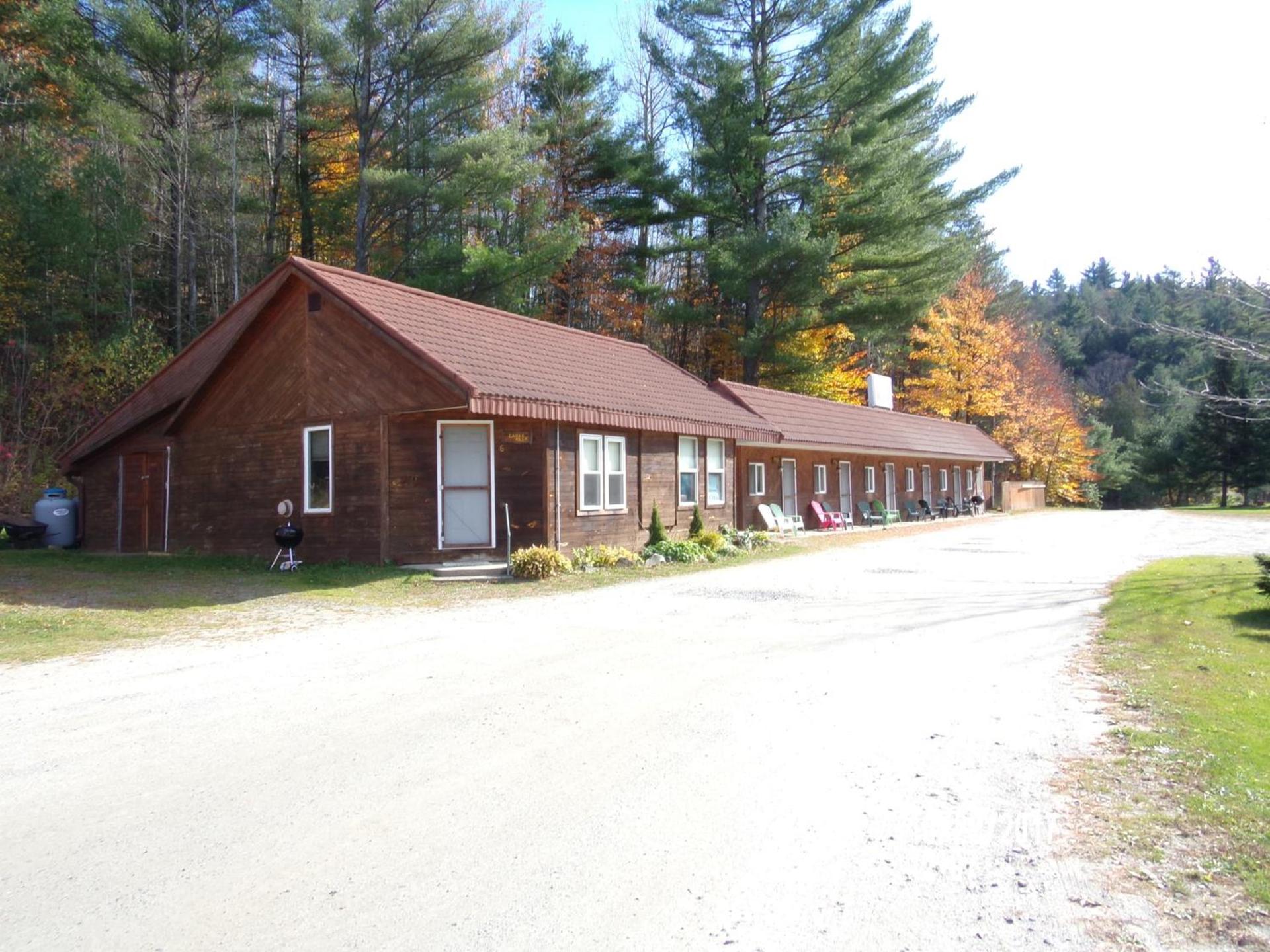 Pine Crest Motel & Cabins photo 75
