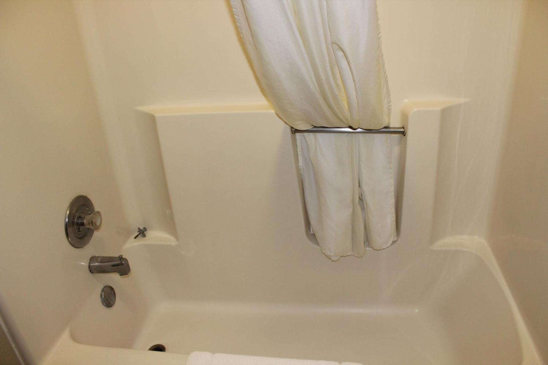 Coratel Inn and Suites Maple Grove photo 7