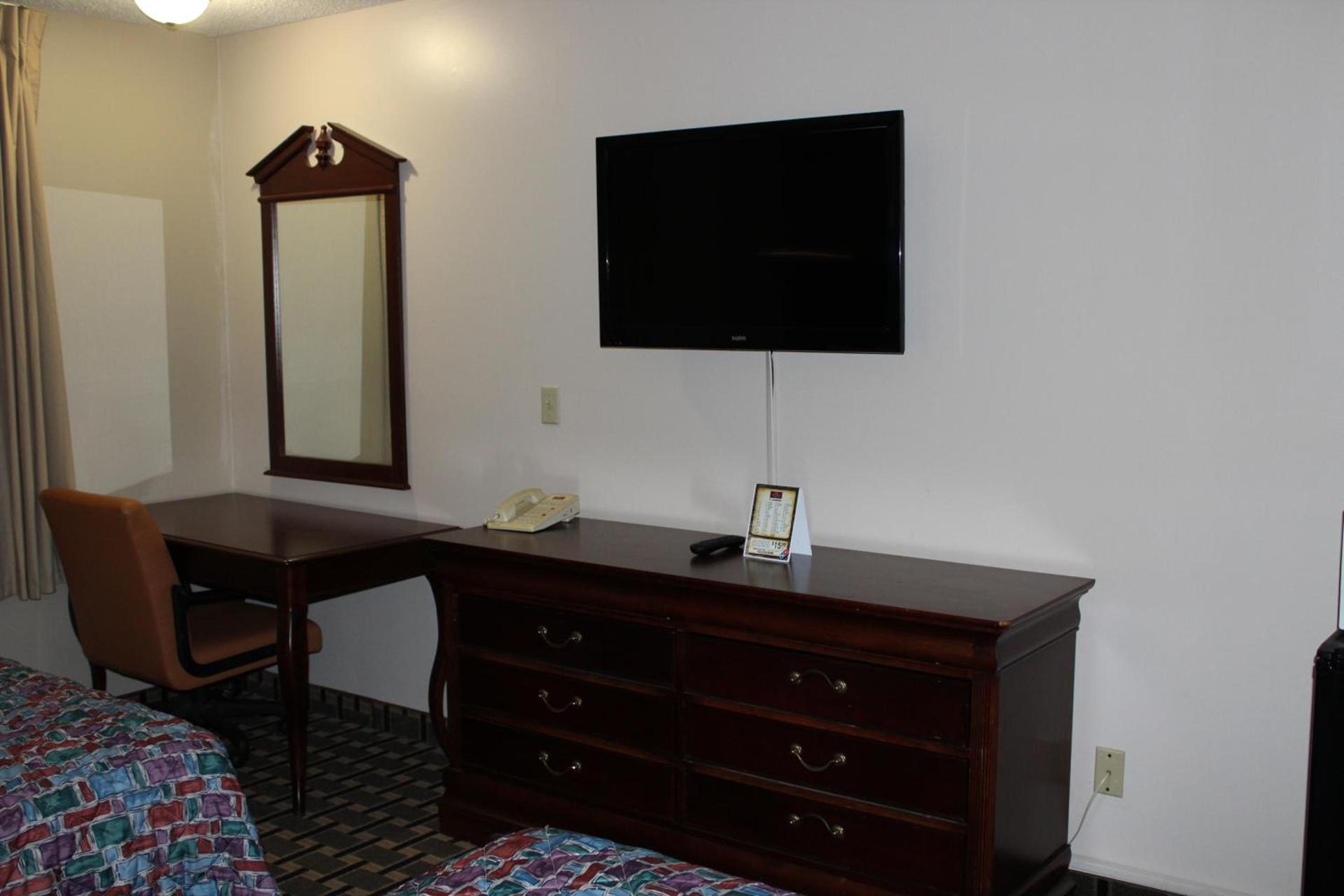 Coratel Inn and Suites Maple Grove photo 9