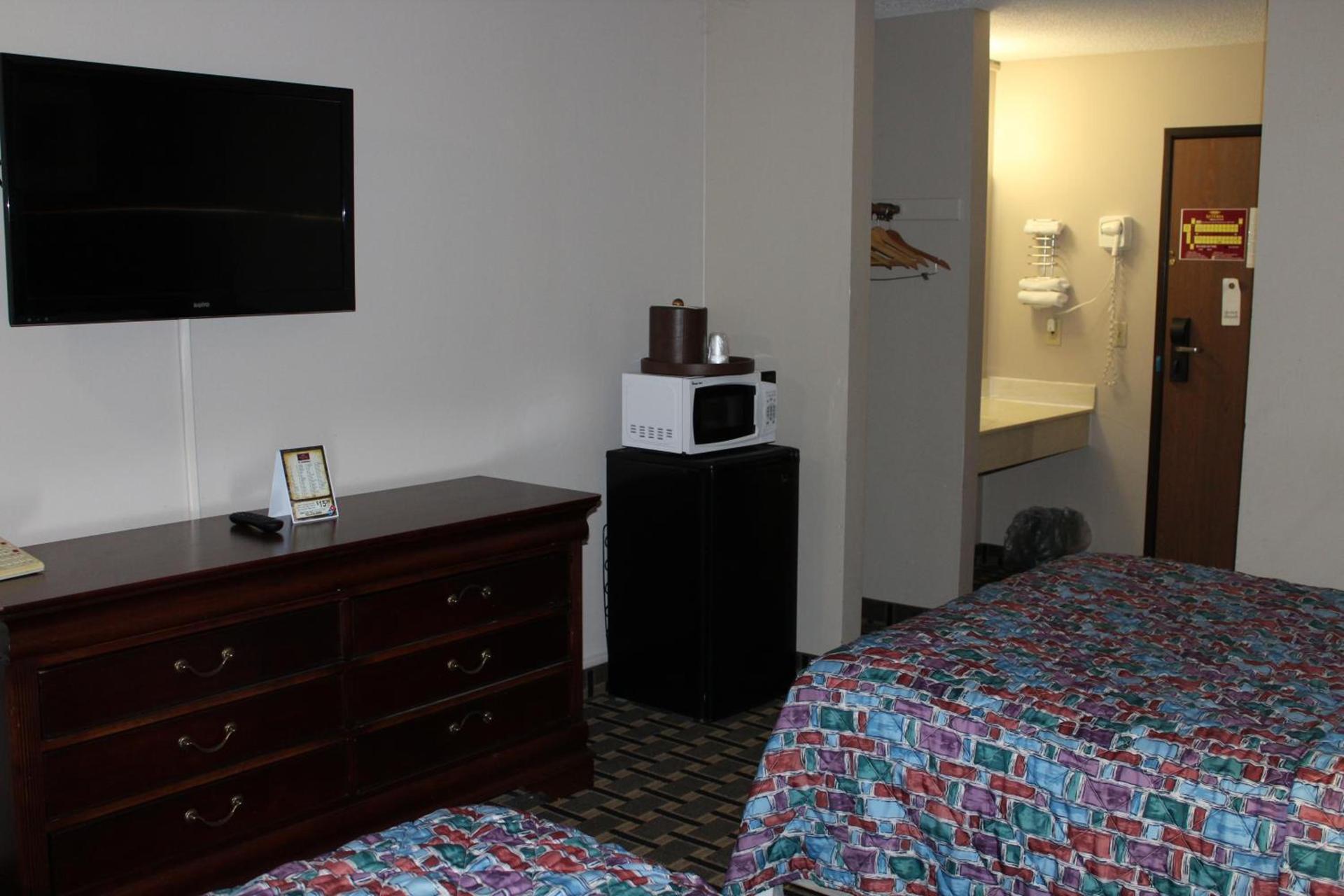 Coratel Inn and Suites Maple Grove photo 10