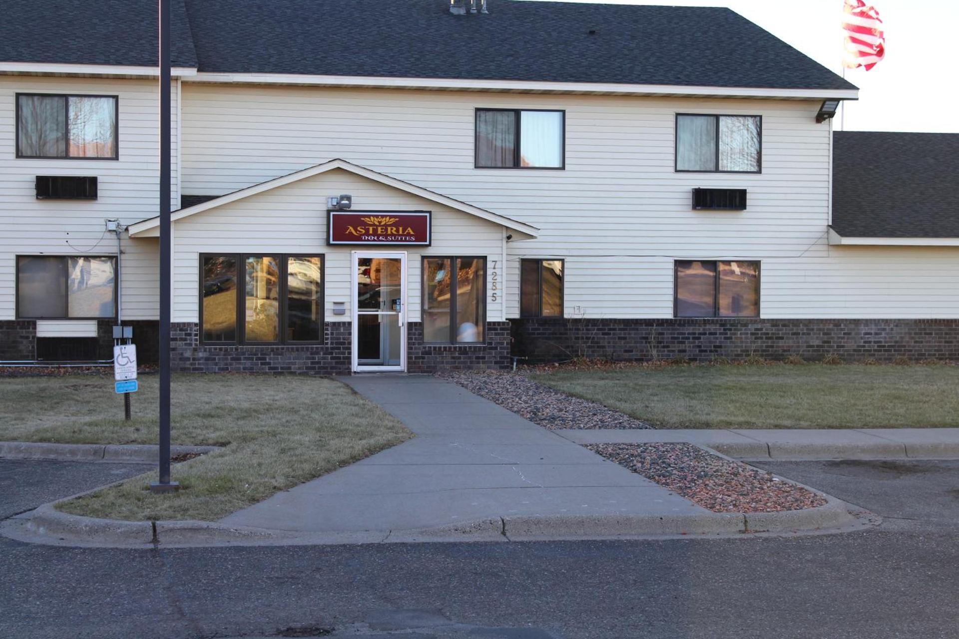 Coratel Inn and Suites Maple Grove photo 21