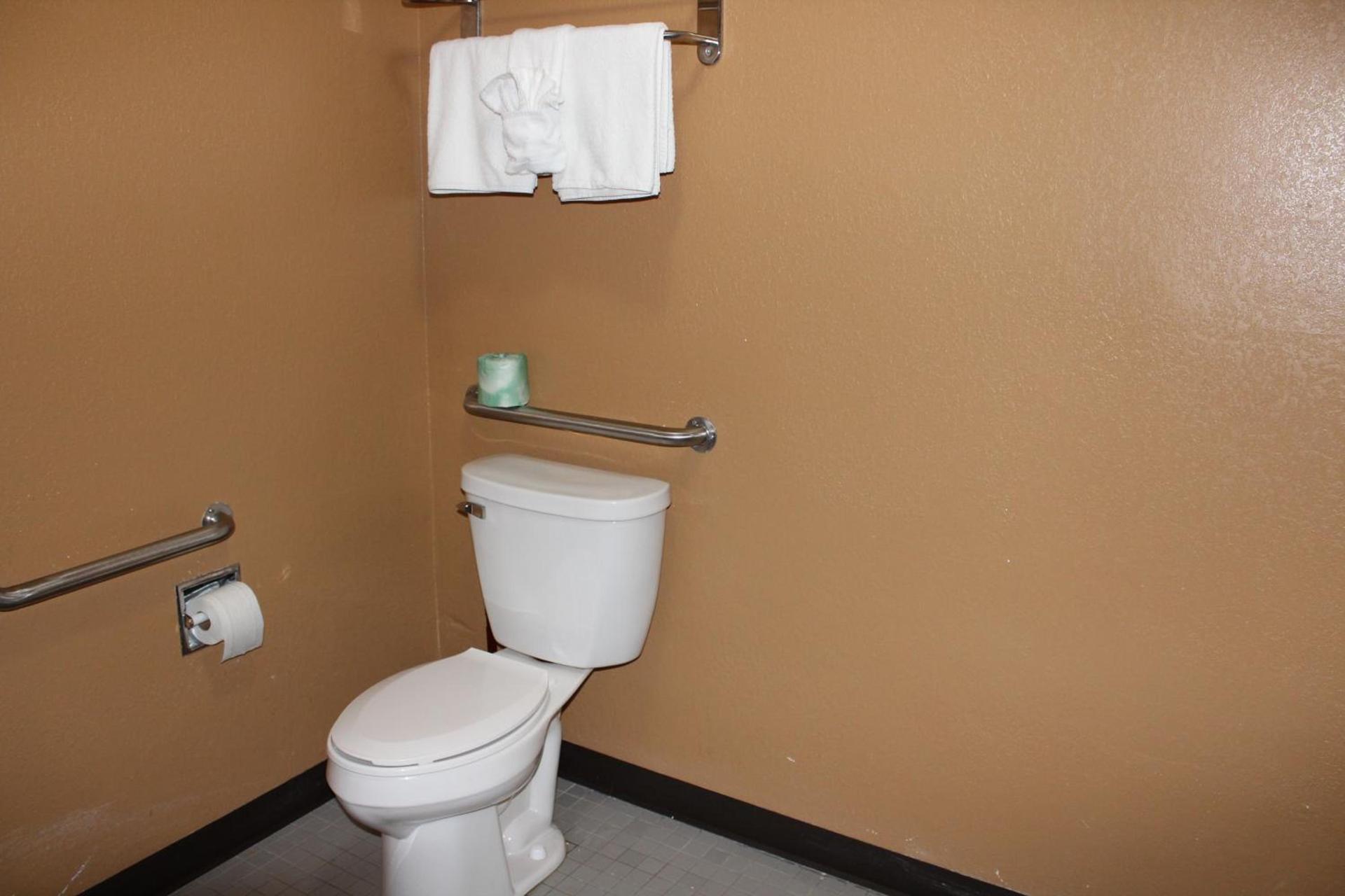 Coratel Inn and Suites Maple Grove photo 31