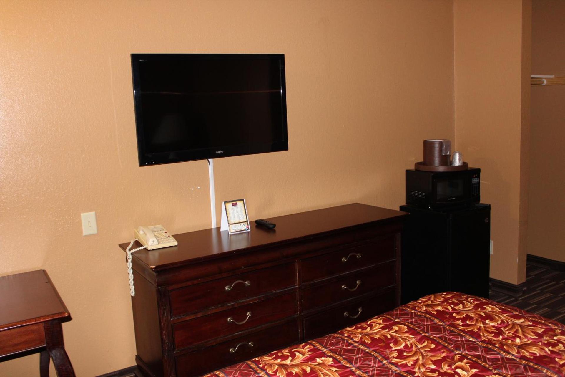 Coratel Inn and Suites Maple Grove photo 33