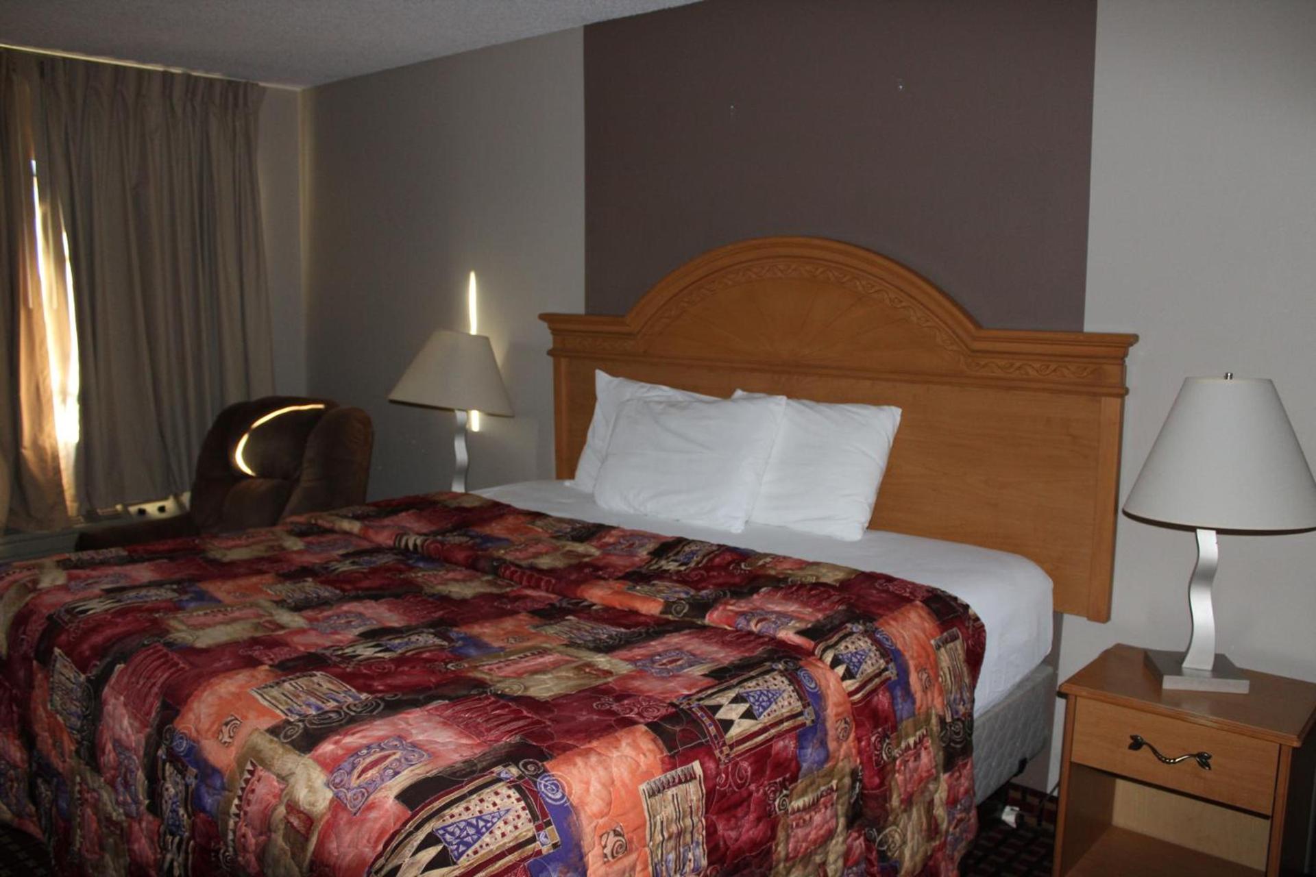 Coratel Inn and Suites Maple Grove photo 34