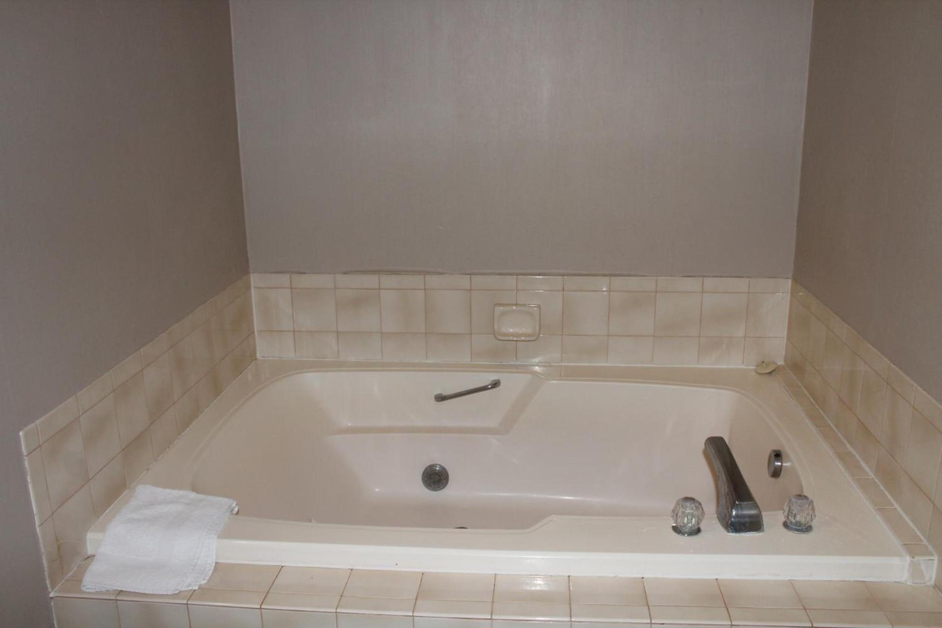 Coratel Inn and Suites Maple Grove photo 37