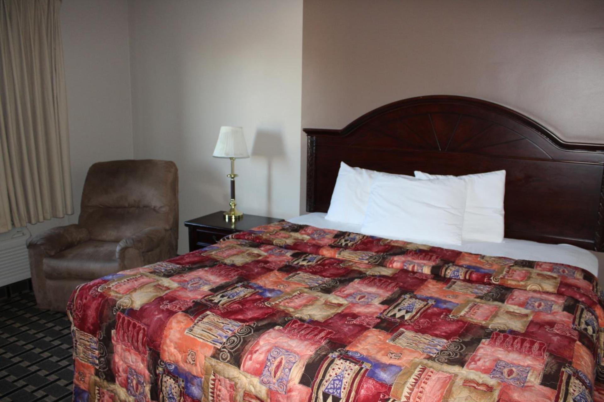 Coratel Inn and Suites Maple Grove photo 44