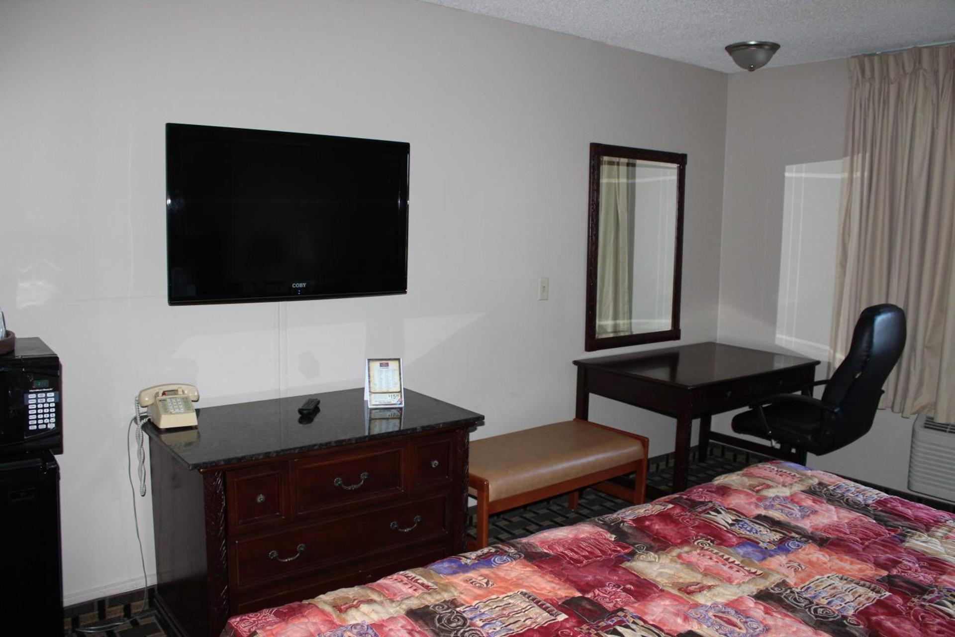 Coratel Inn and Suites Maple Grove photo 47